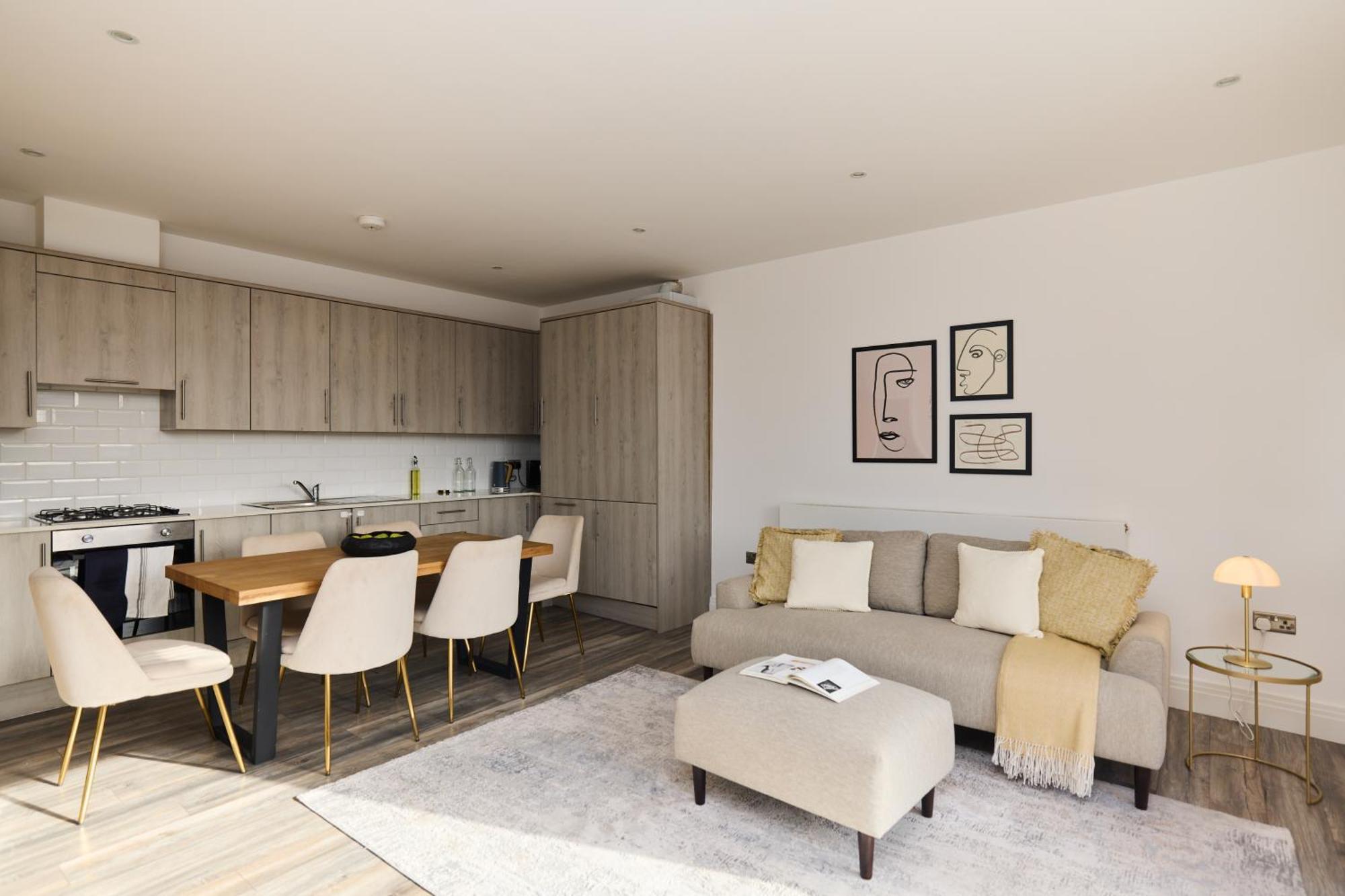 The Harlesden Place - Modern 3bdr Flat With Balcony Apartment
