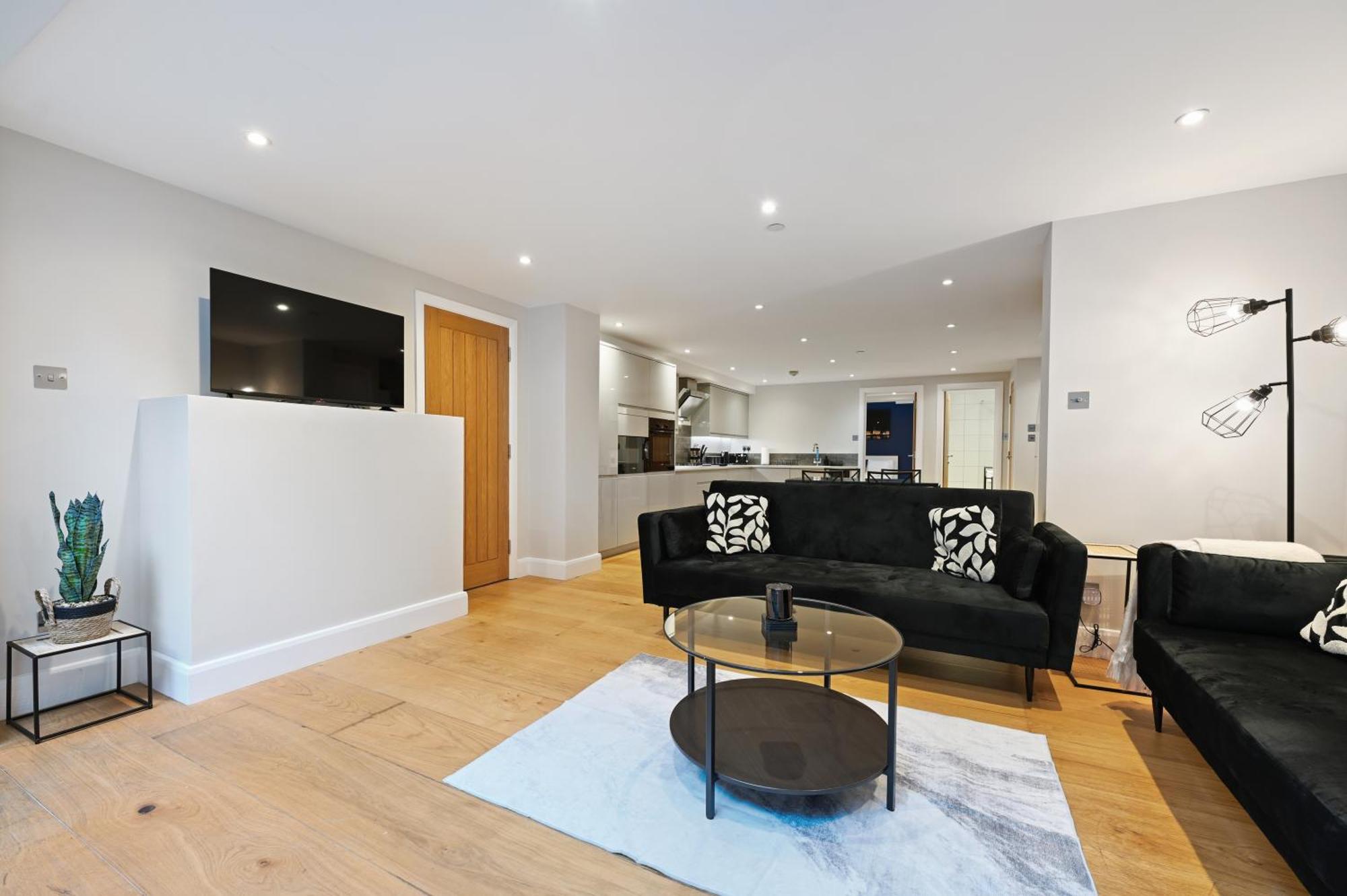 Apartment Stunning 2 Bed Basement Flat In Hammersmith