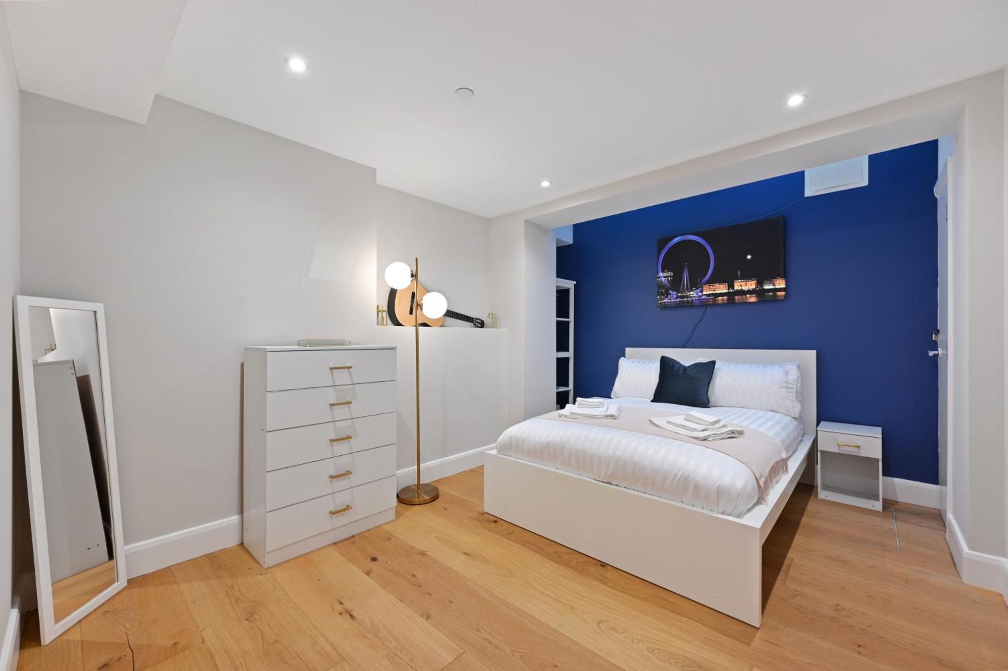 Stunning 2 Bed Basement Flat In Hammersmith London