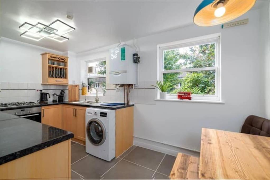 Quiet 4 Bedroom House Between Camden & Kings Cross