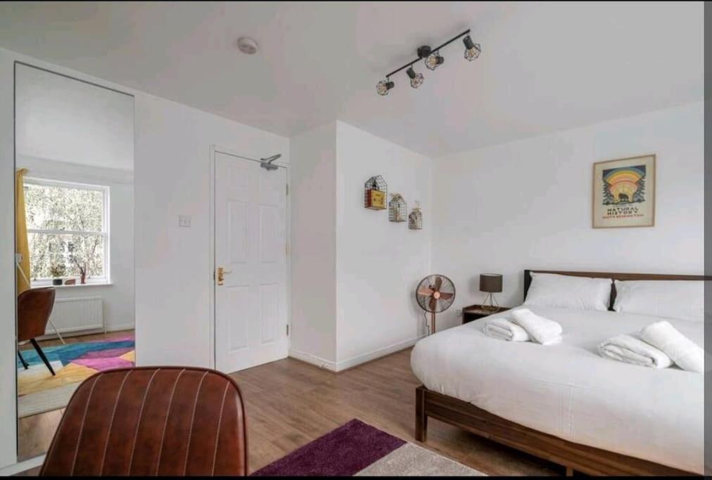 Quiet 4 Bedroom House Between Camden & Kings Cross Casa de férias *