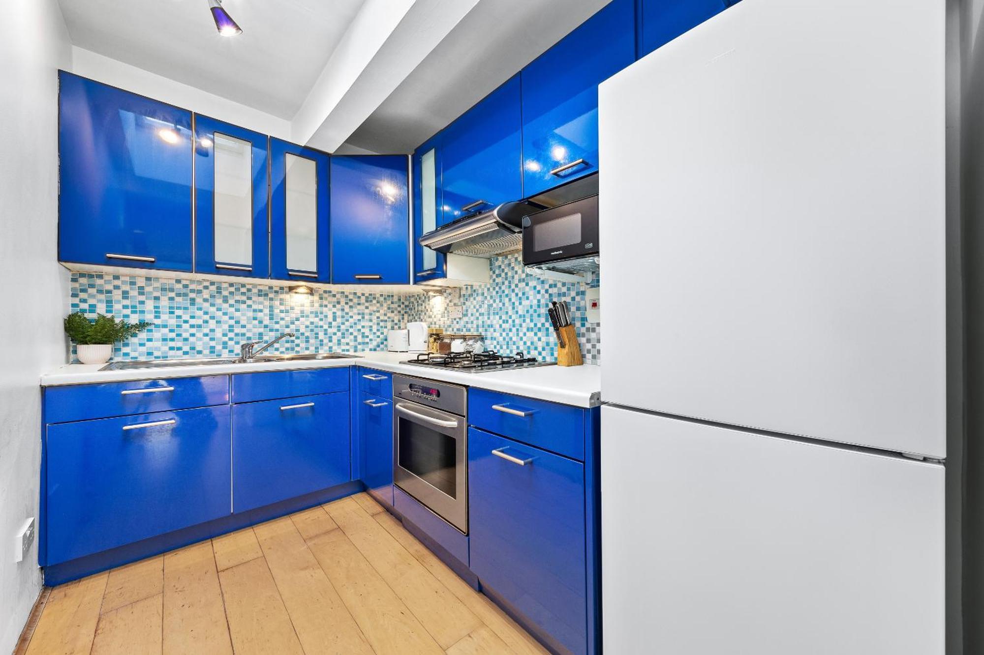 Apartamento Balcony Blue Theme 1 Bedroom Luxury Flat Near Hyde Park! Accommodates Up To 6! Double Sofa Bed And Next To Station! *