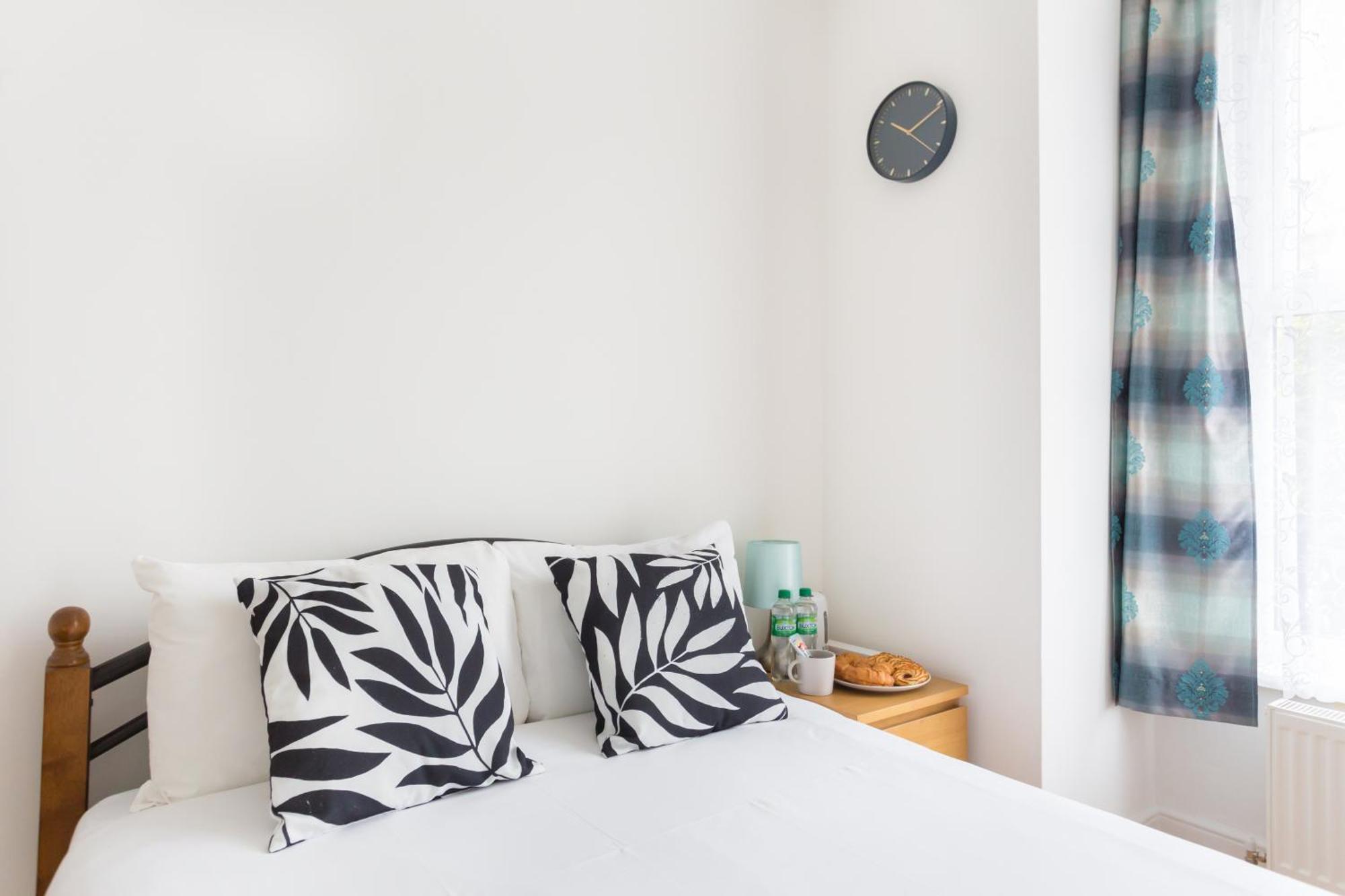 Casa de férias Wood Budget - Next To Mall & Metro Station - 10 Min To Center