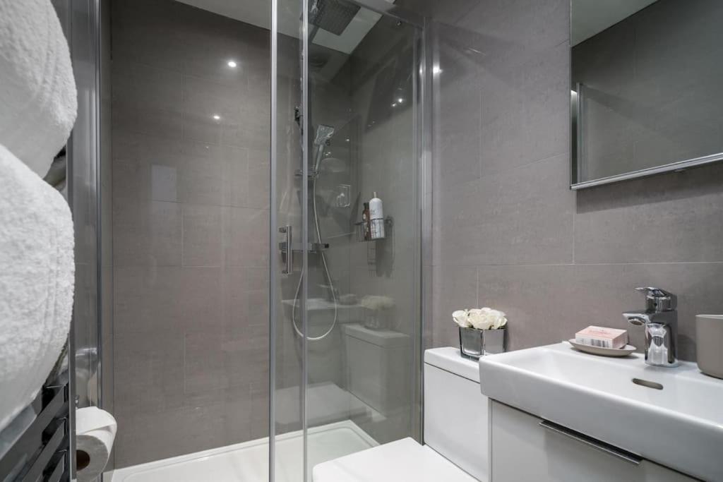 Сasa de vacaciones Luxury 6 Bedroom House In Star Street