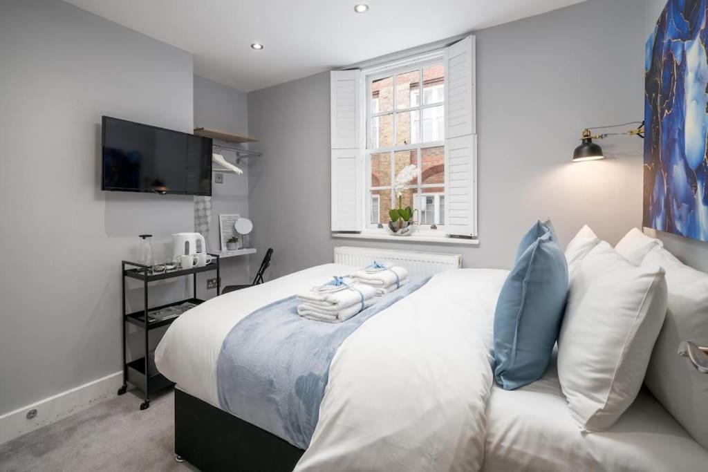 Luxury 6 Bedroom House In Star Street Londres