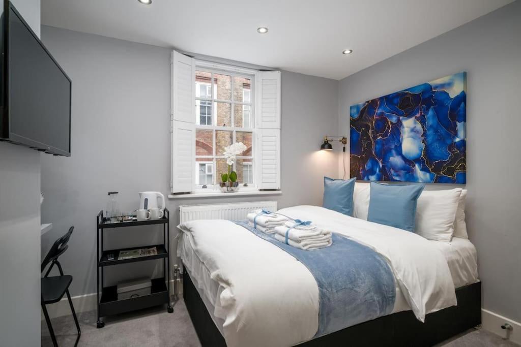 Luxury 6 Bedroom House In Star Street * Londres