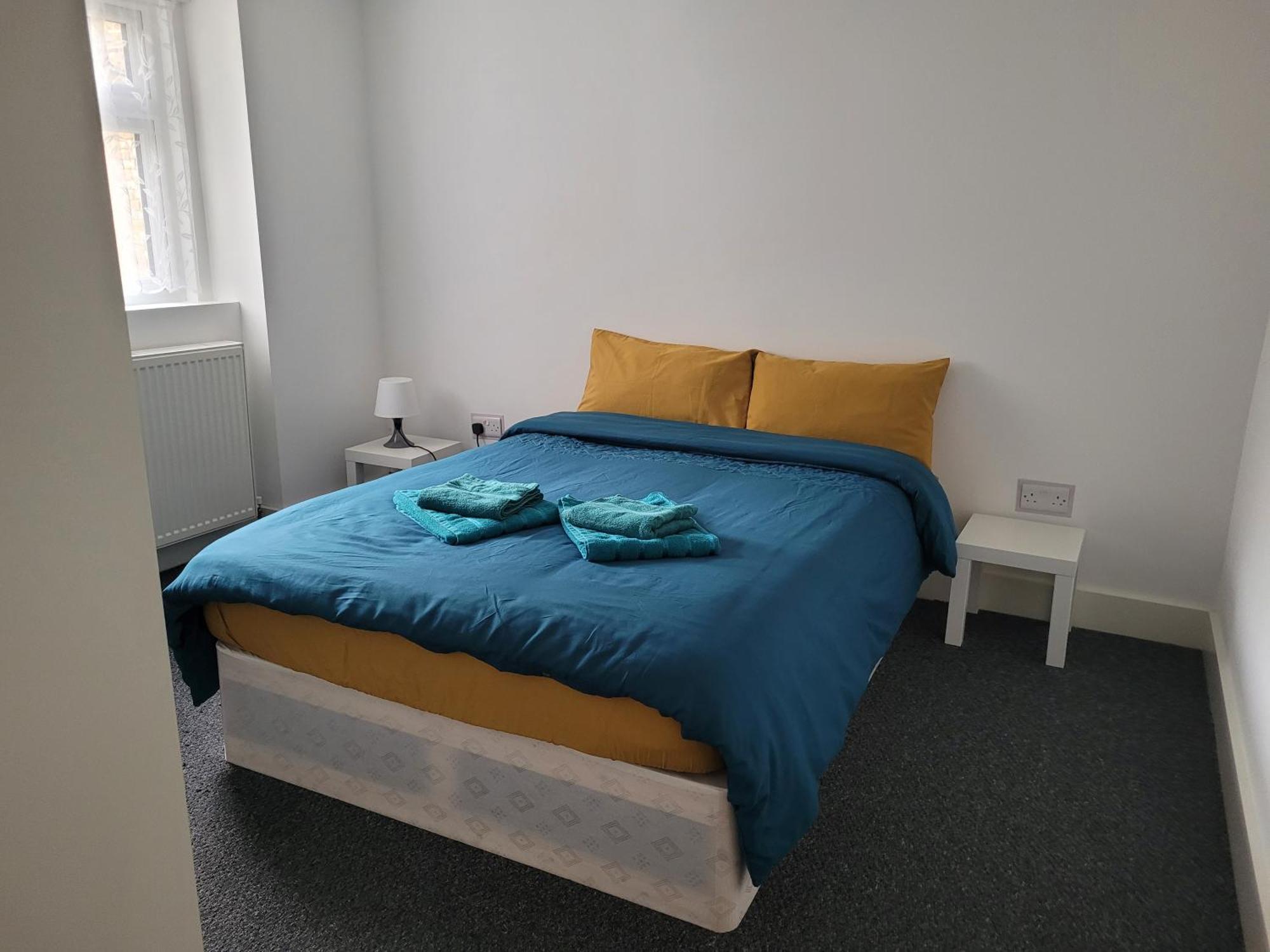Lovely 2-bed Fully Refurbished House In Casa de férias Londres