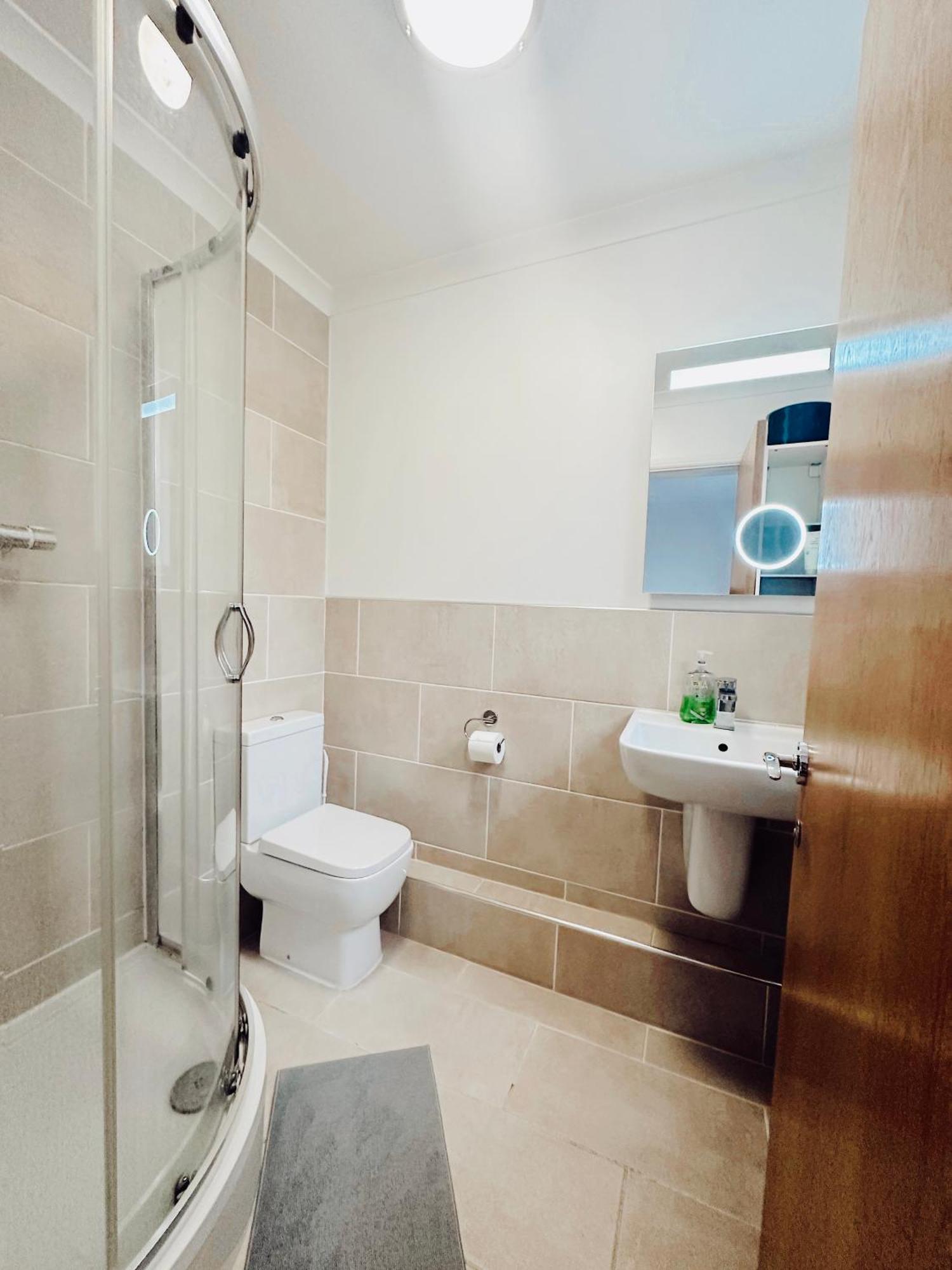 Homestay En-suite 5mins From Tower Bridge London