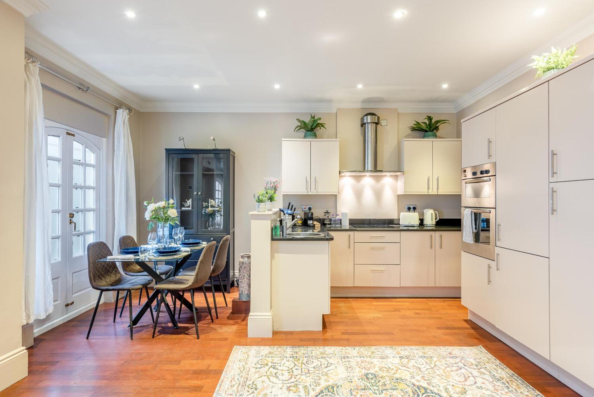 Casa Italia Near Hyde Park & Queens Gate, In South Kensington With Ac Air Conditioning & Washing Machine Dryer Hébergement de vacances *