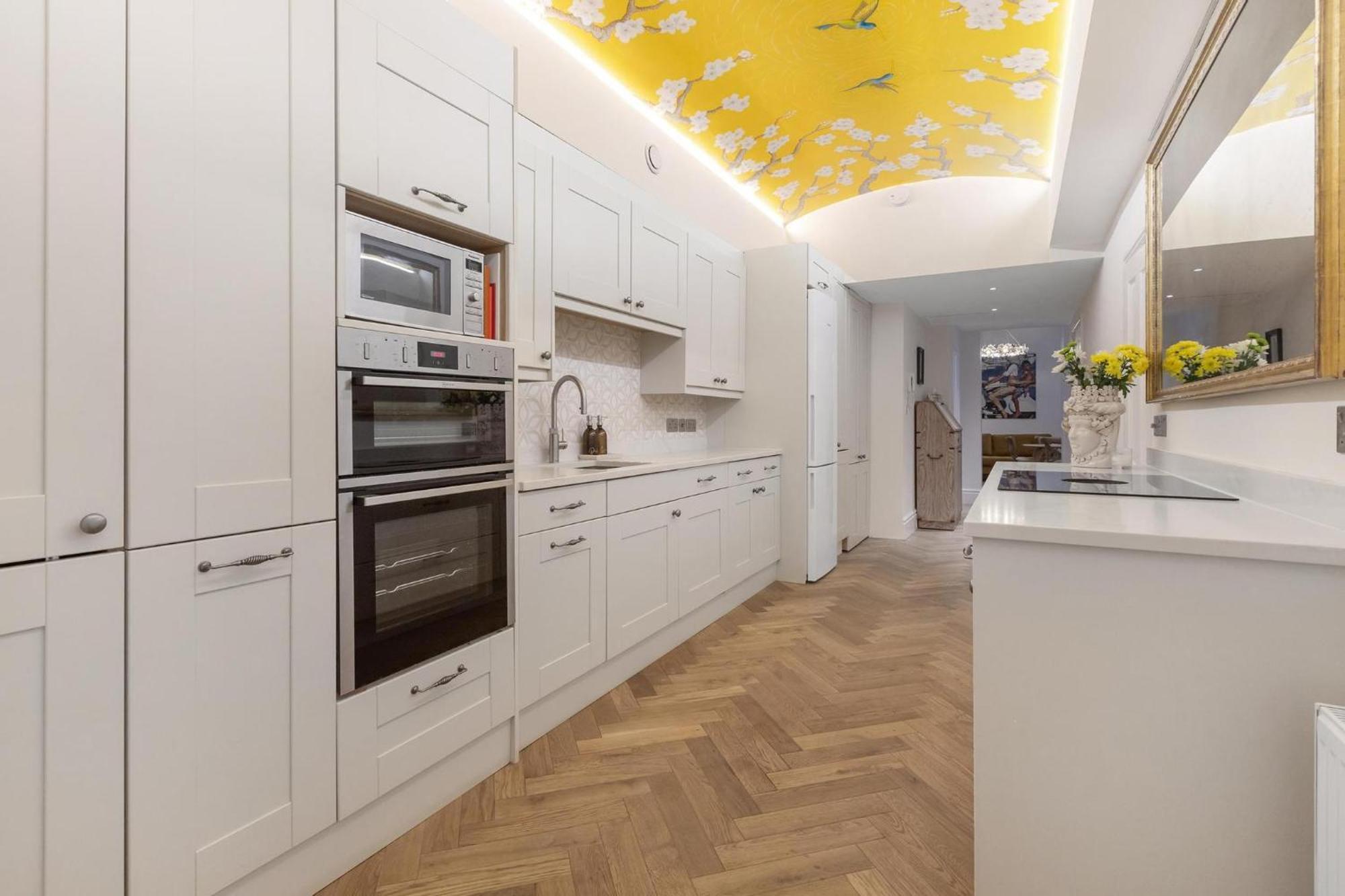 Stylish Kensington Courtyard Appartement