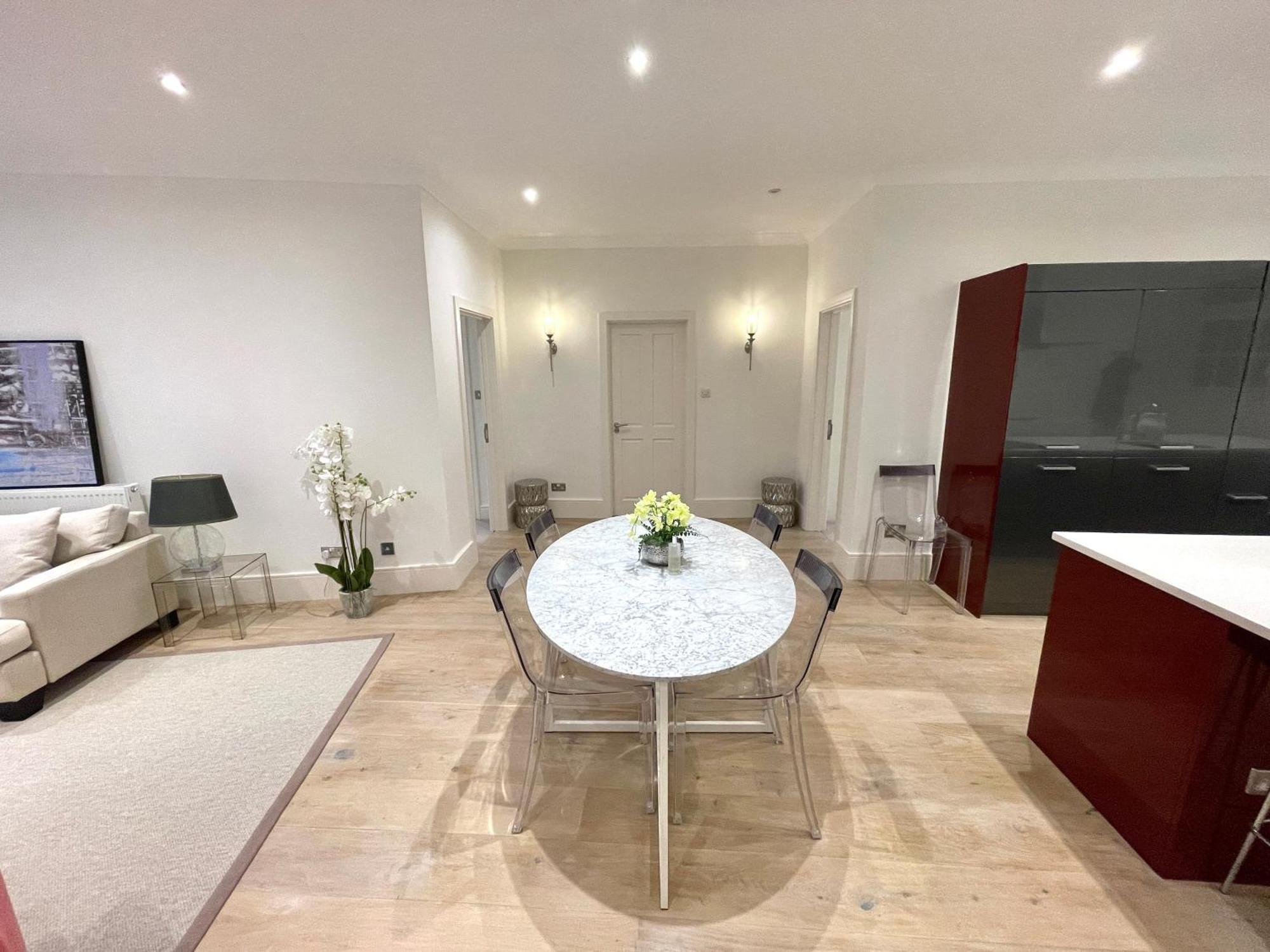 Casa Italia Near Hyde Park & Kensington High Street - Wifi & Washing Machine - Free Luggage Storage Available Nearby Apartamento