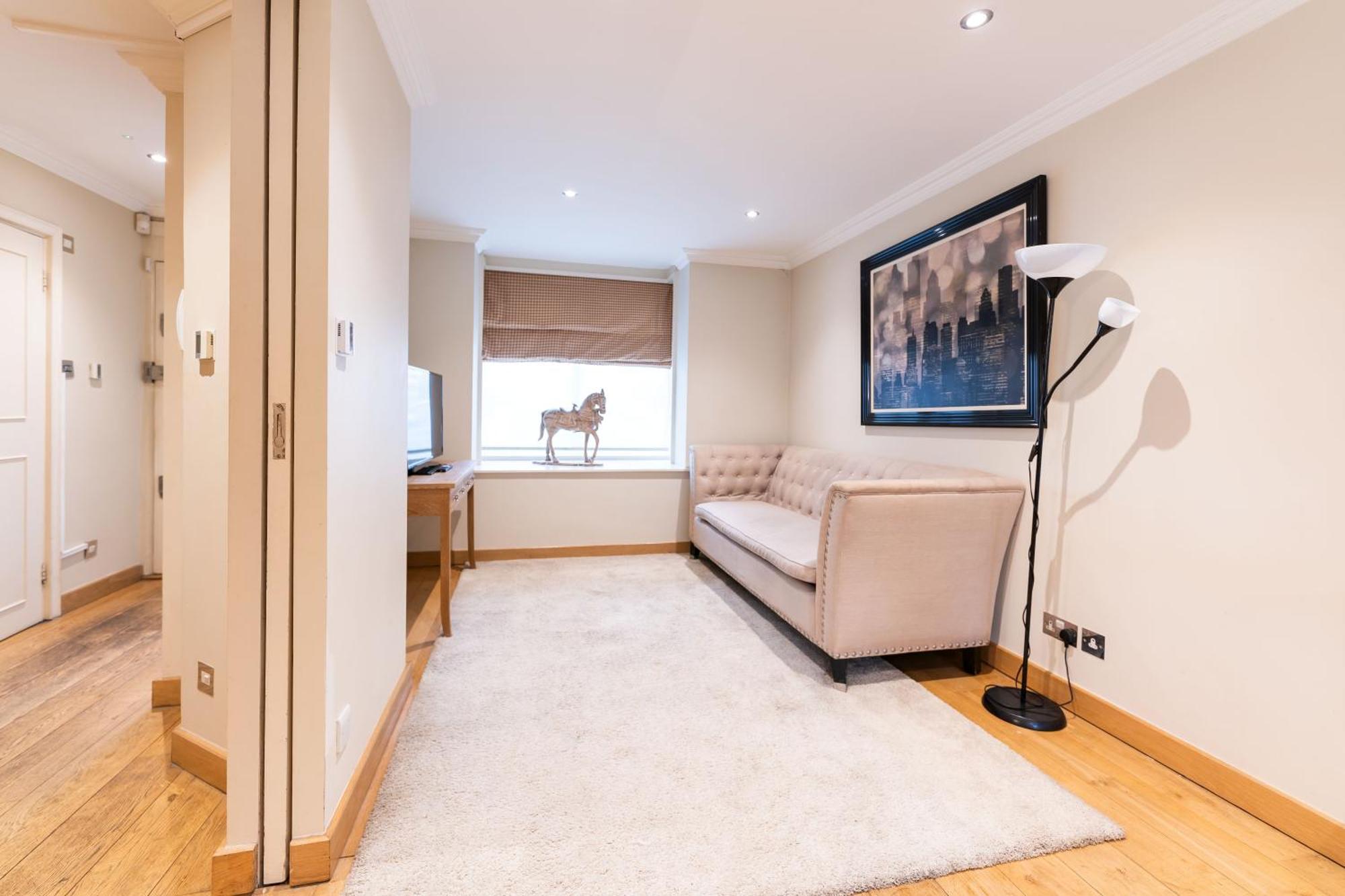 Luxury 6 Bedroom House In Southwick Street Londres