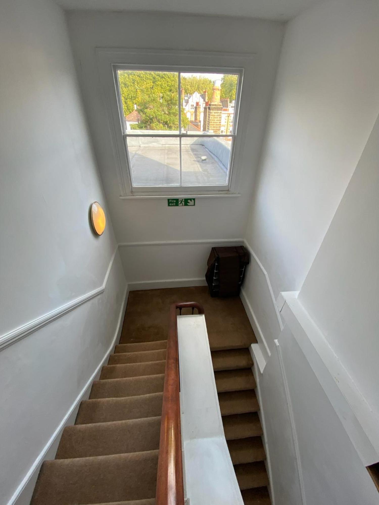 3 Bedroom Top Floor Kensington Appartement
