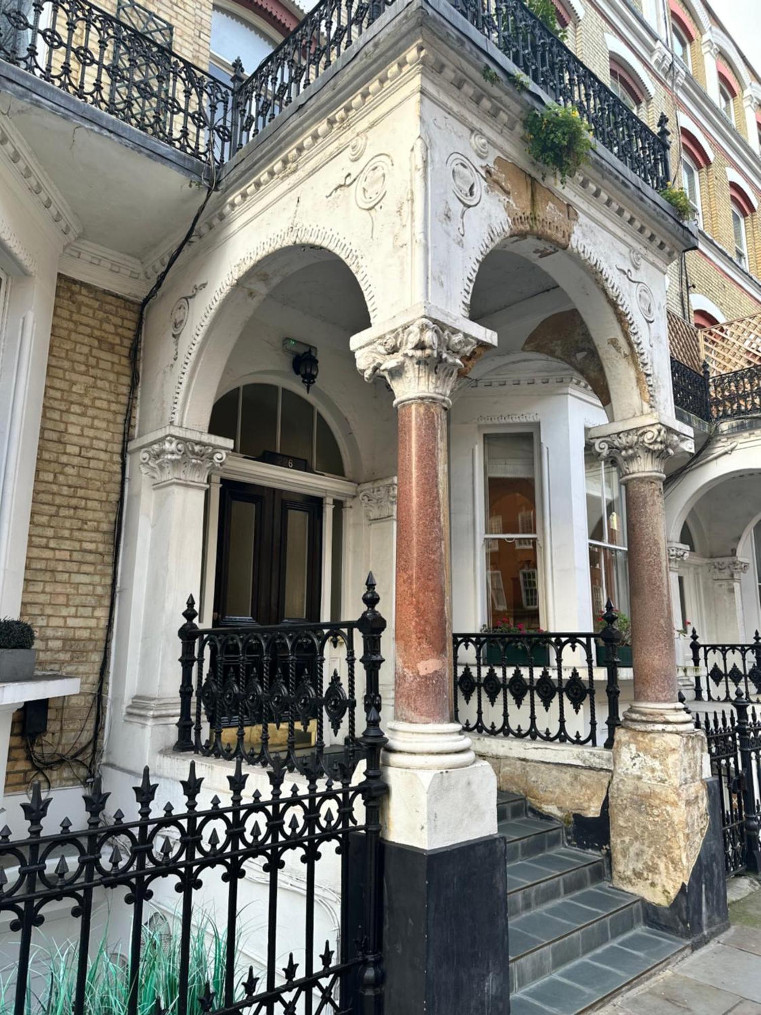 3 Bedroom Top Floor Kensington * Londres