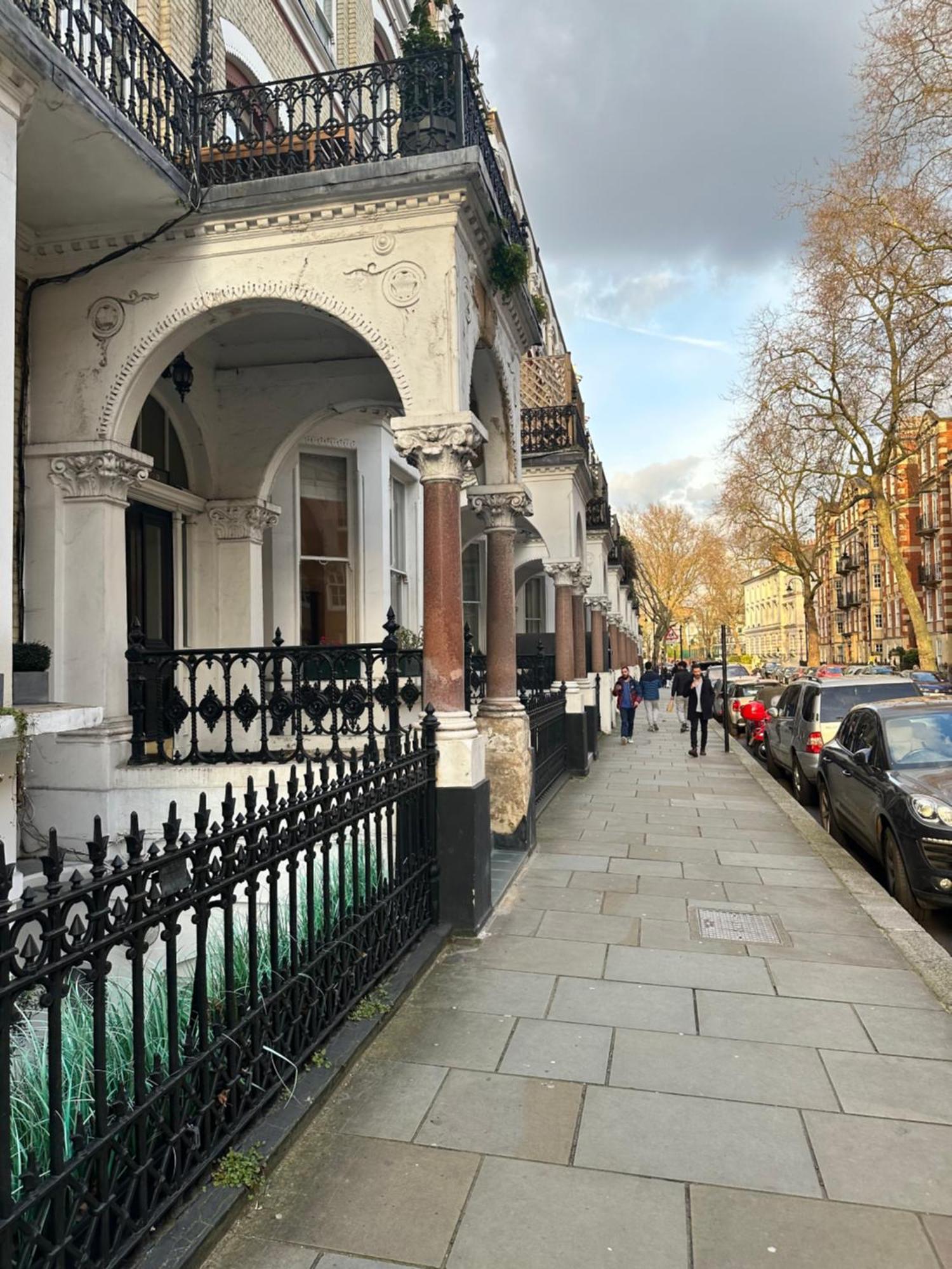 3 Bedroom Top Floor Kensington Londres