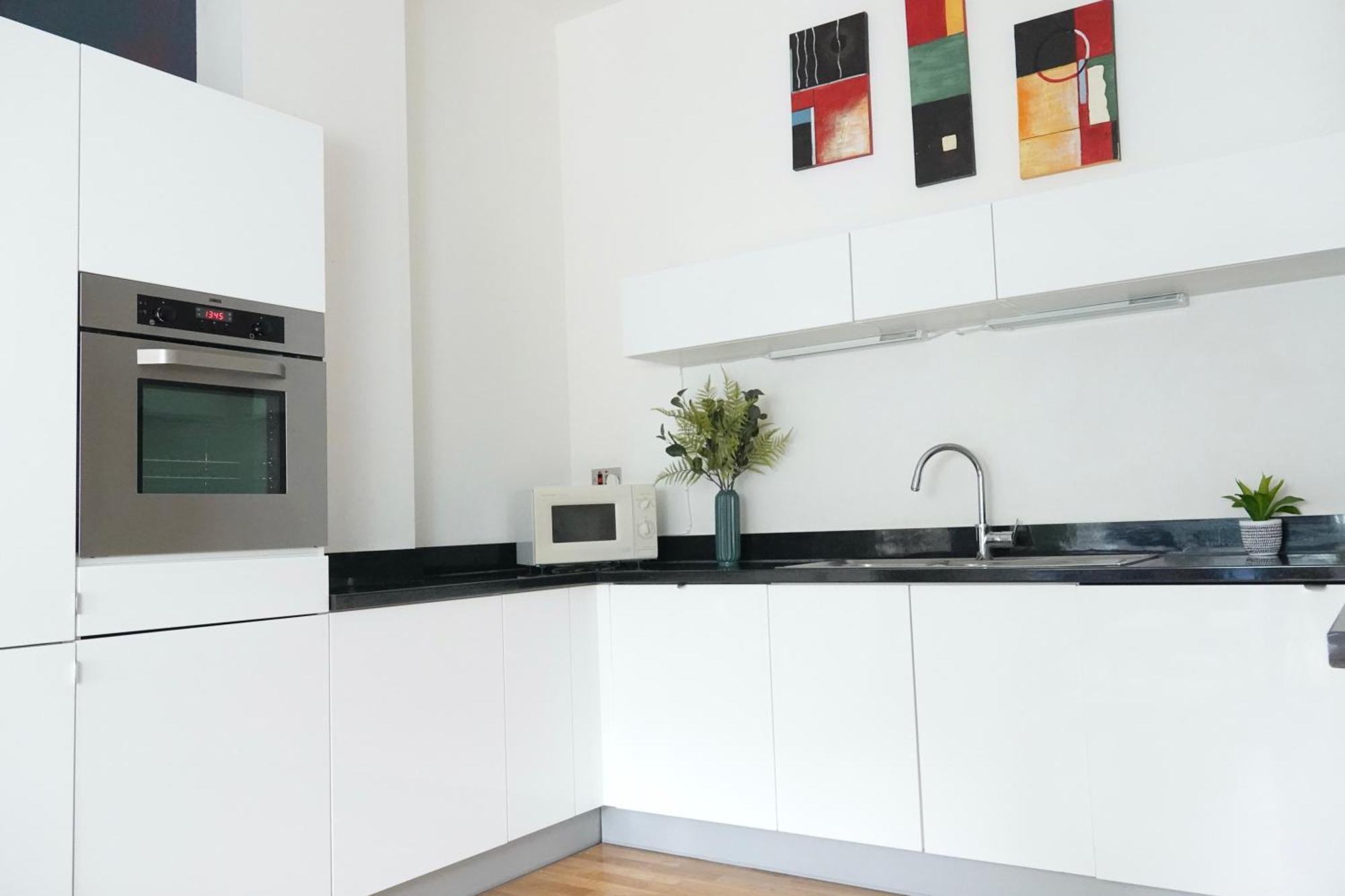 Luxury, Spacious 2 Bed Flat In London
