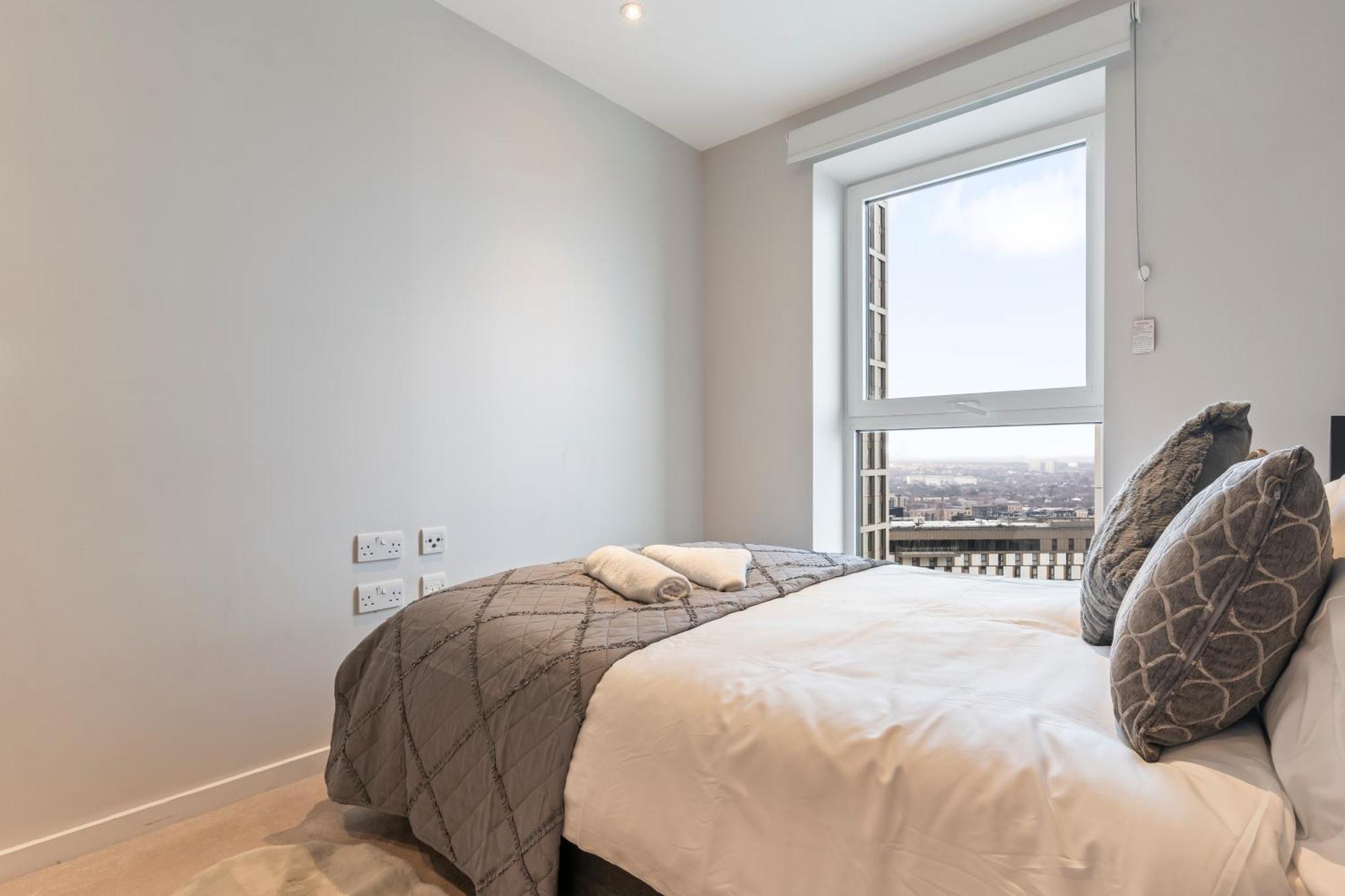 Elegant 2br Flat On 20th Floor Near Many Attractions Apartamento Londres