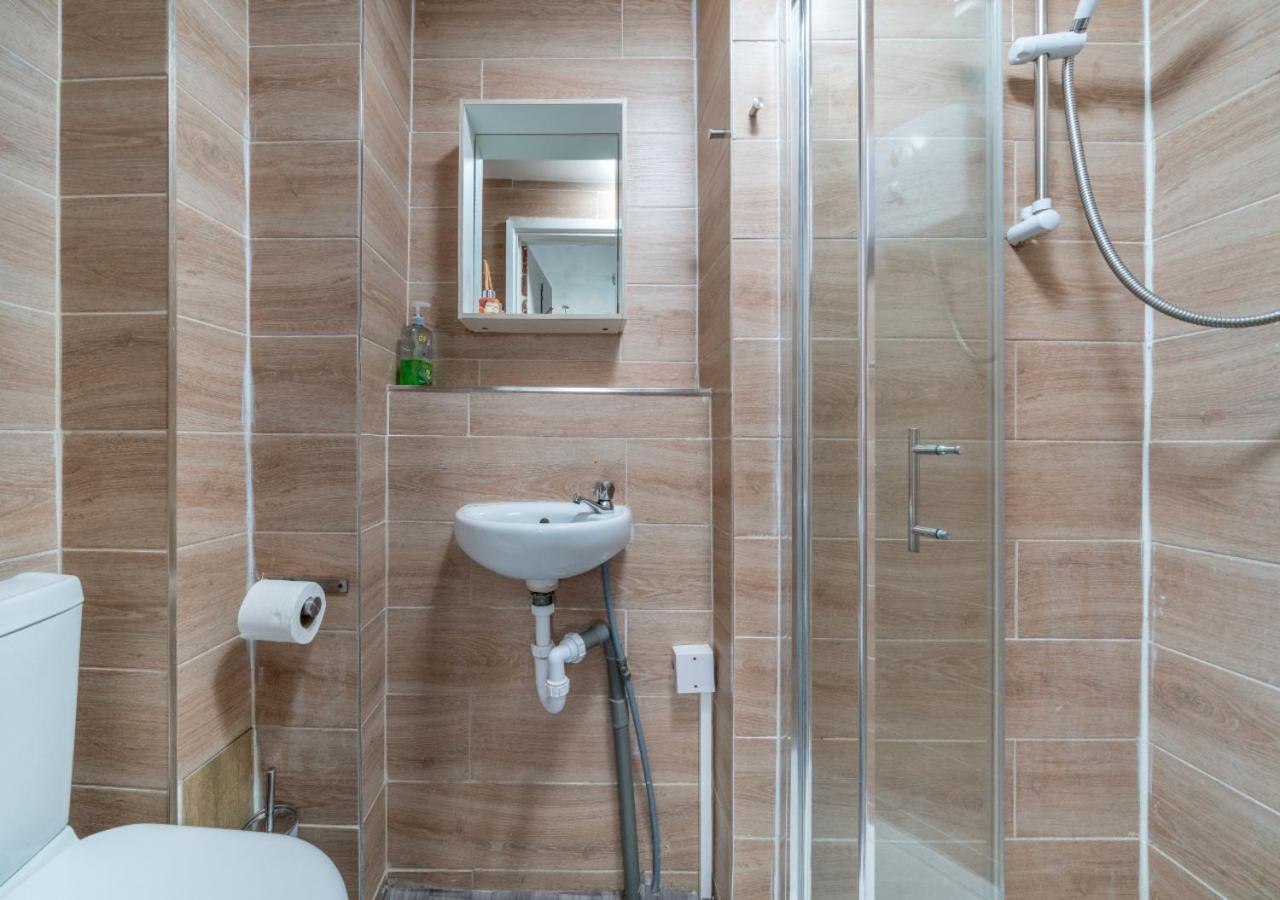 Apartment Private Studio Unit In Chapel Market London