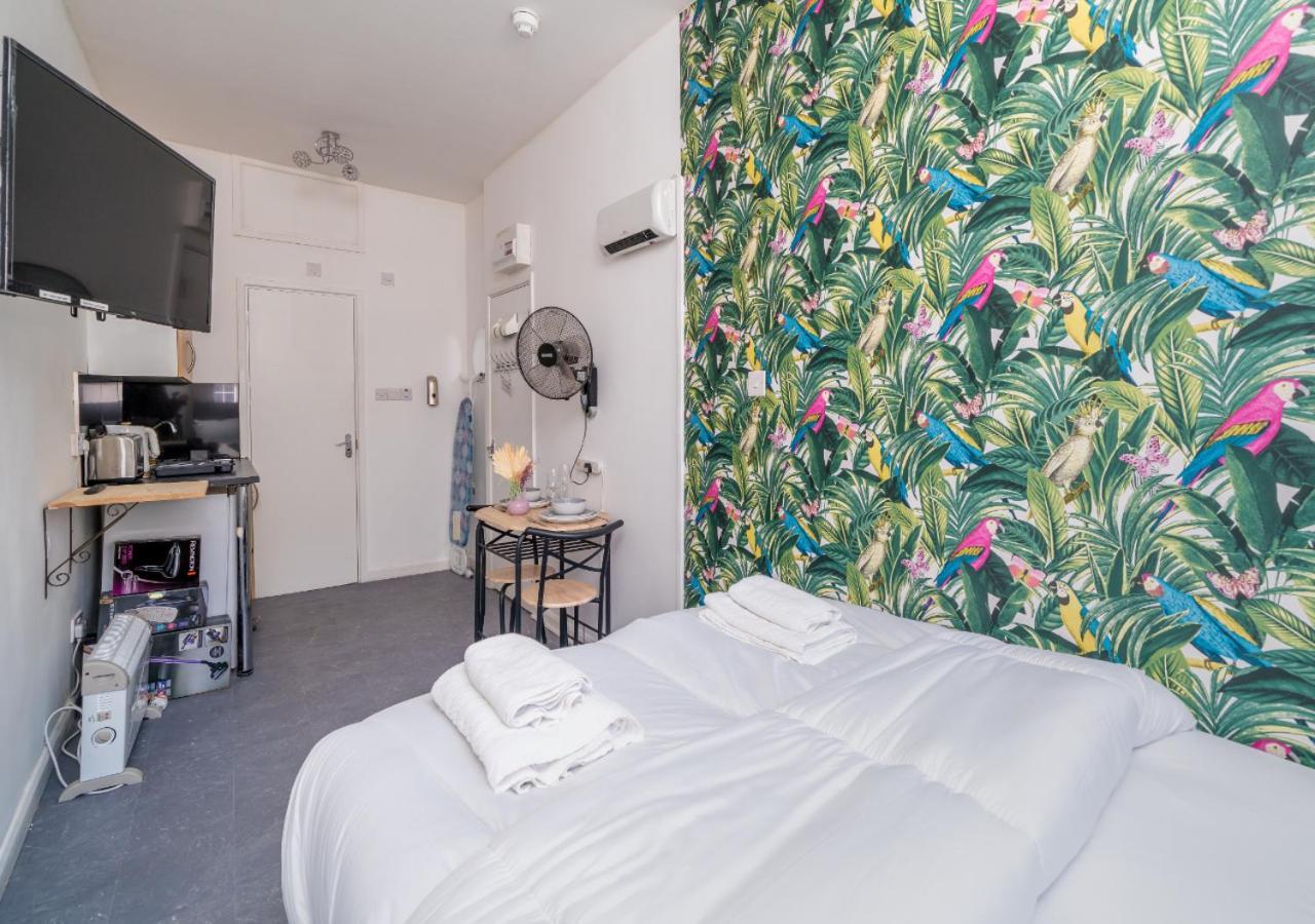 Private Studio Unit In Chapel Market