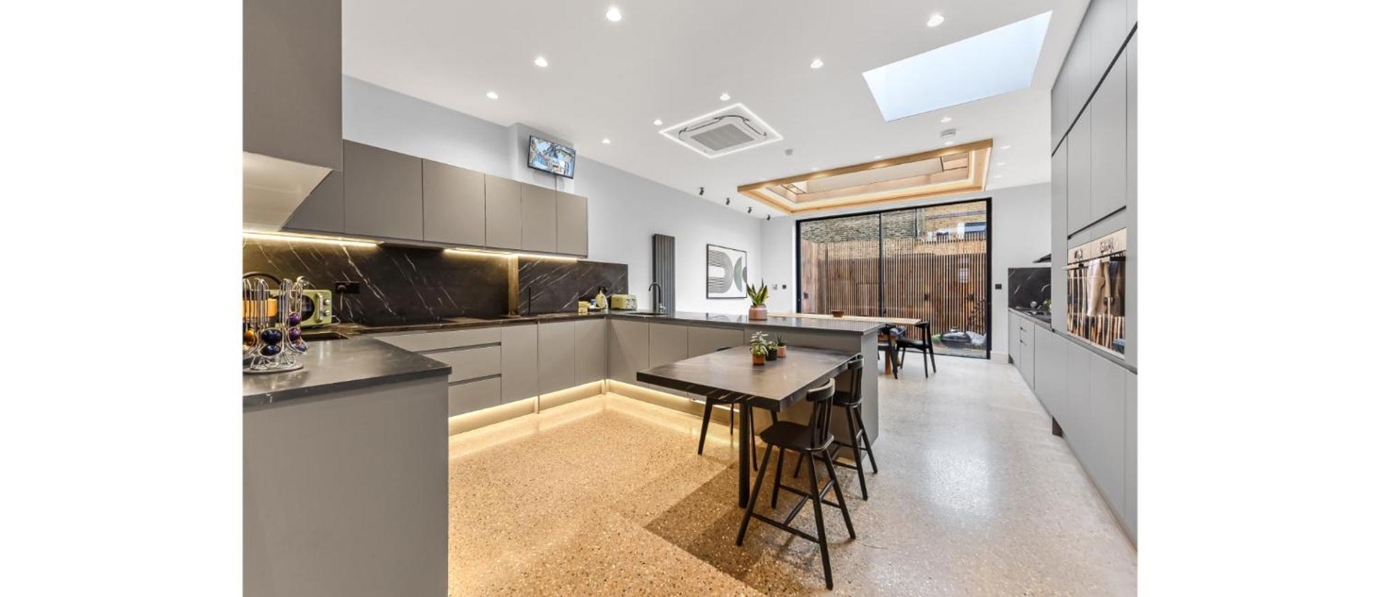 Appartement Luxury Abode: 5-bed Haven Ideal For Big Groups! *
