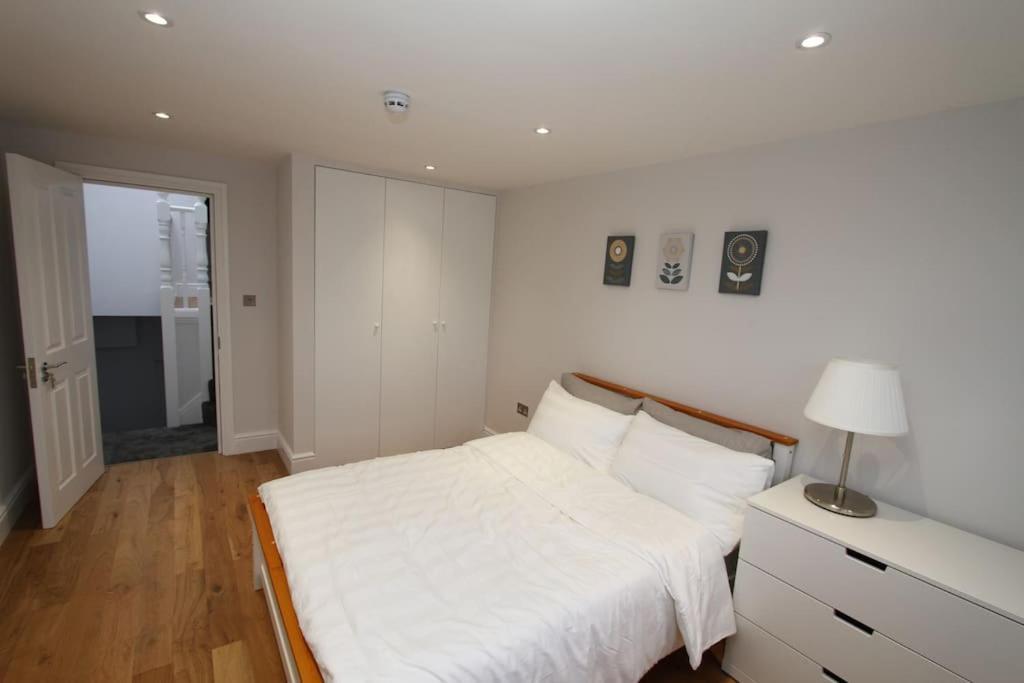 Amazing Loft One Bedroom - E17 Village Apartamento Londres