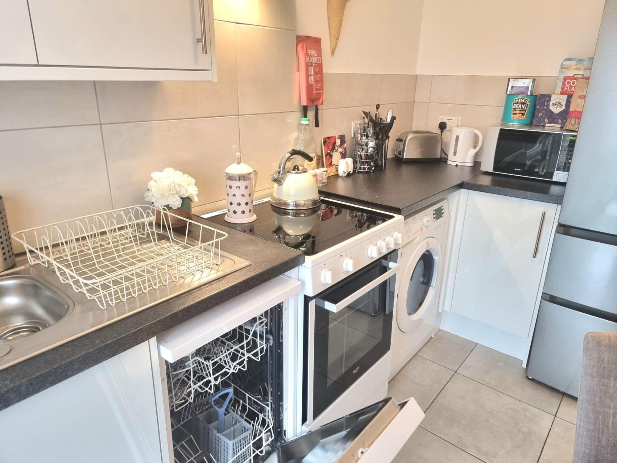 Stylish 2-bed Flat, Quick Access To Sights Londres