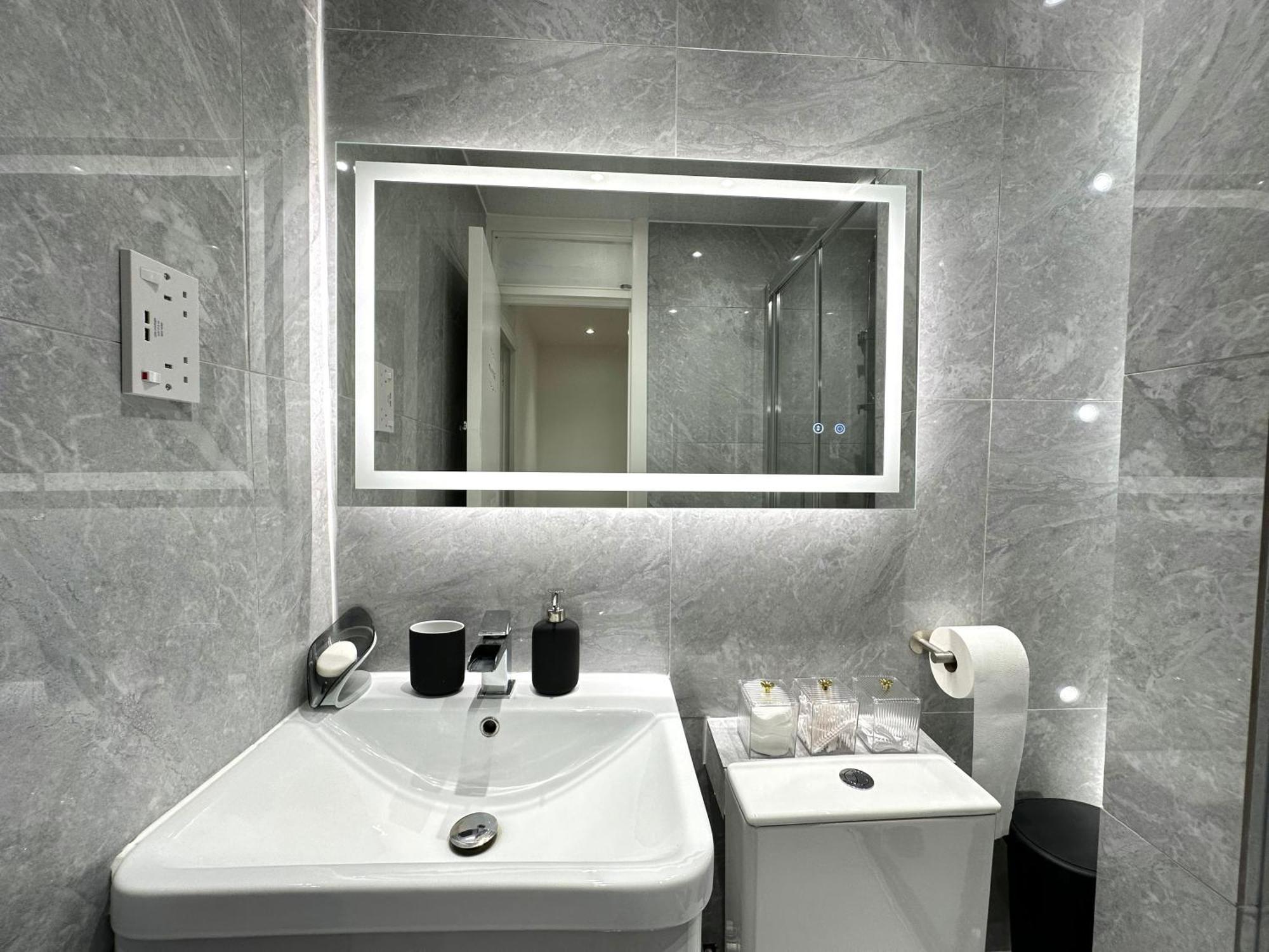 Apartment Stunning Flat: Near Wembley Stadium!