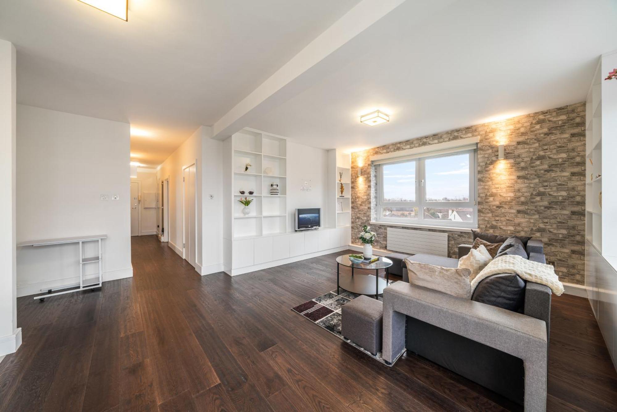 Relax, Play And Work In Apartment