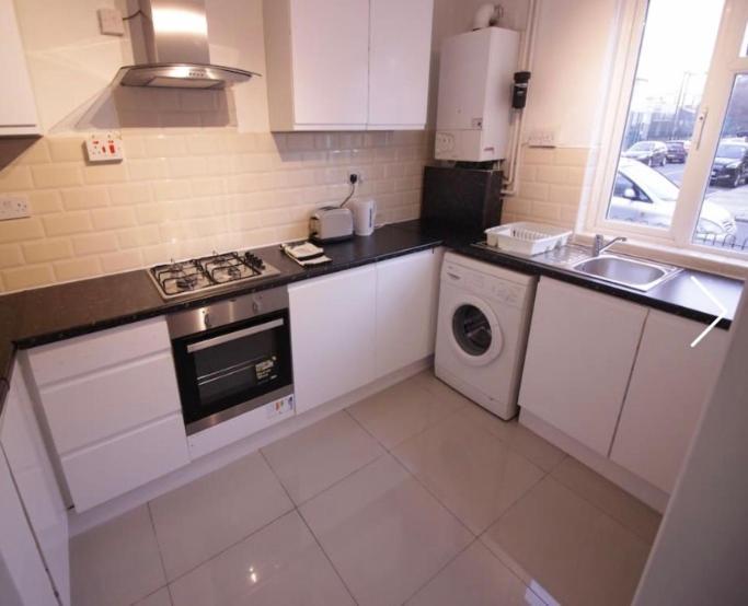 Double Near Canary Wharf 28