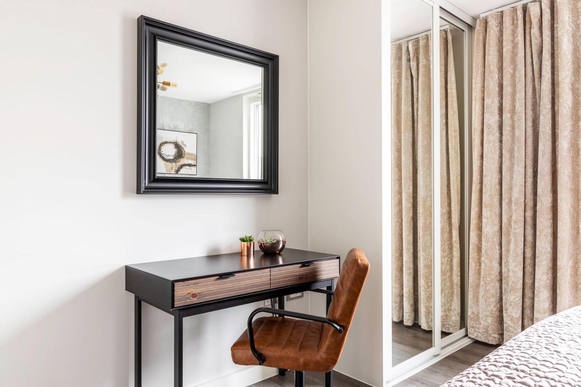Appartement Showroom Splendour, Luxe Elegance *