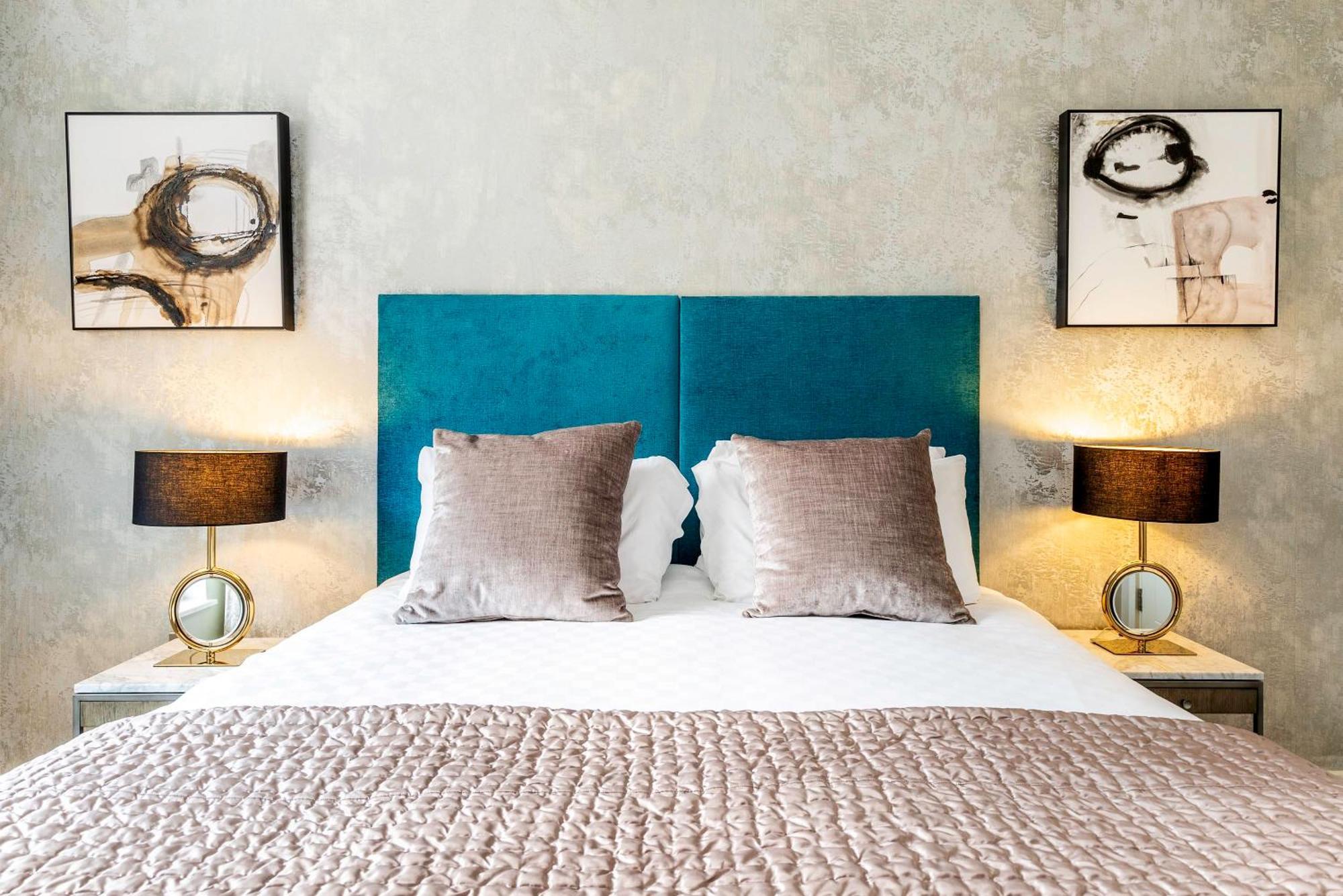 Appartement Showroom Splendour, Luxe Elegance *
