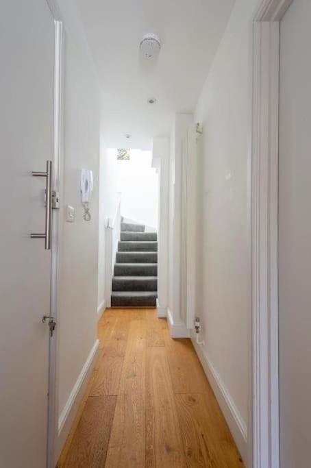 Appartement Modern Large 2 Bed Near Station *