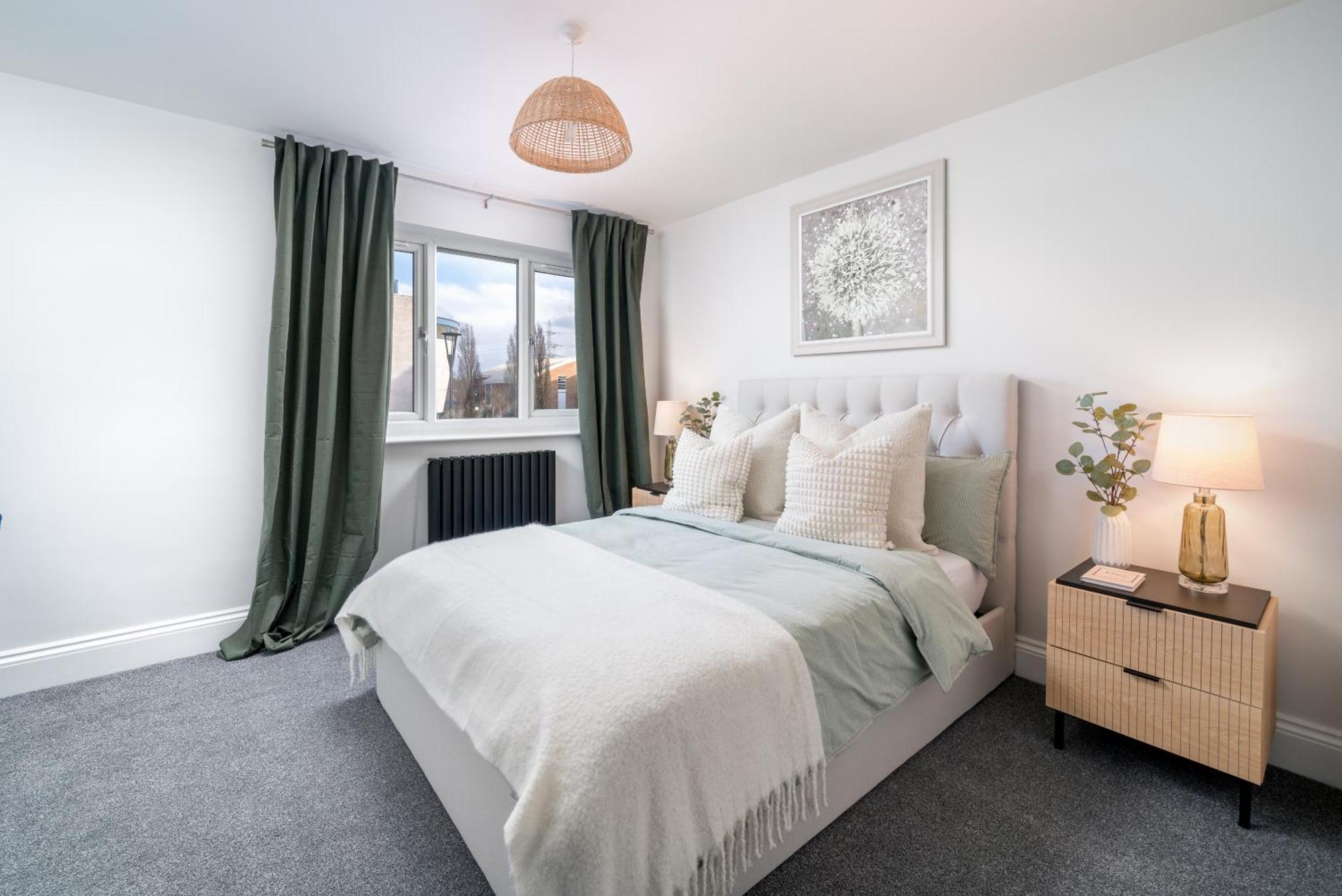 5 Star - Stylish 2 Bed In -excel, Airport Holiday home