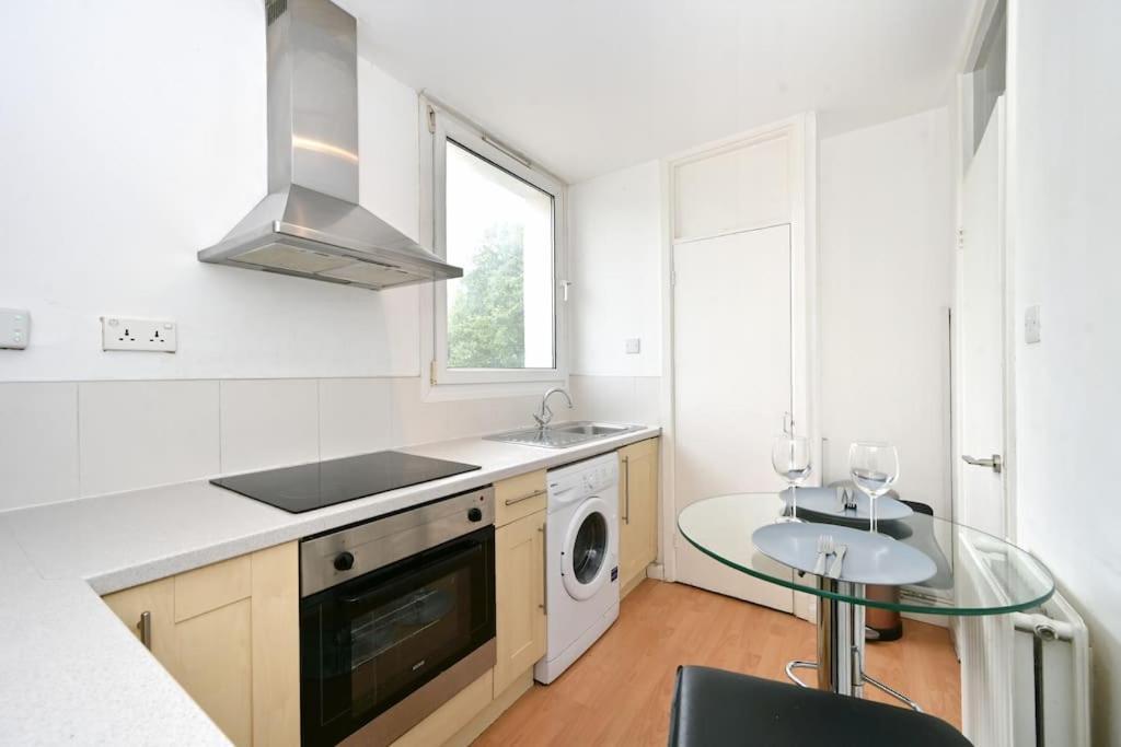 Regents Park- Ucl, With Balcony Apartment *