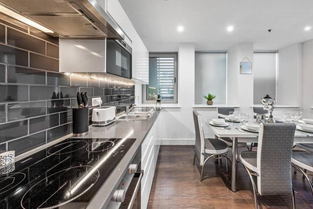 Sleep 7 20 Mins From Waterloo Bp65 Appartement Londen