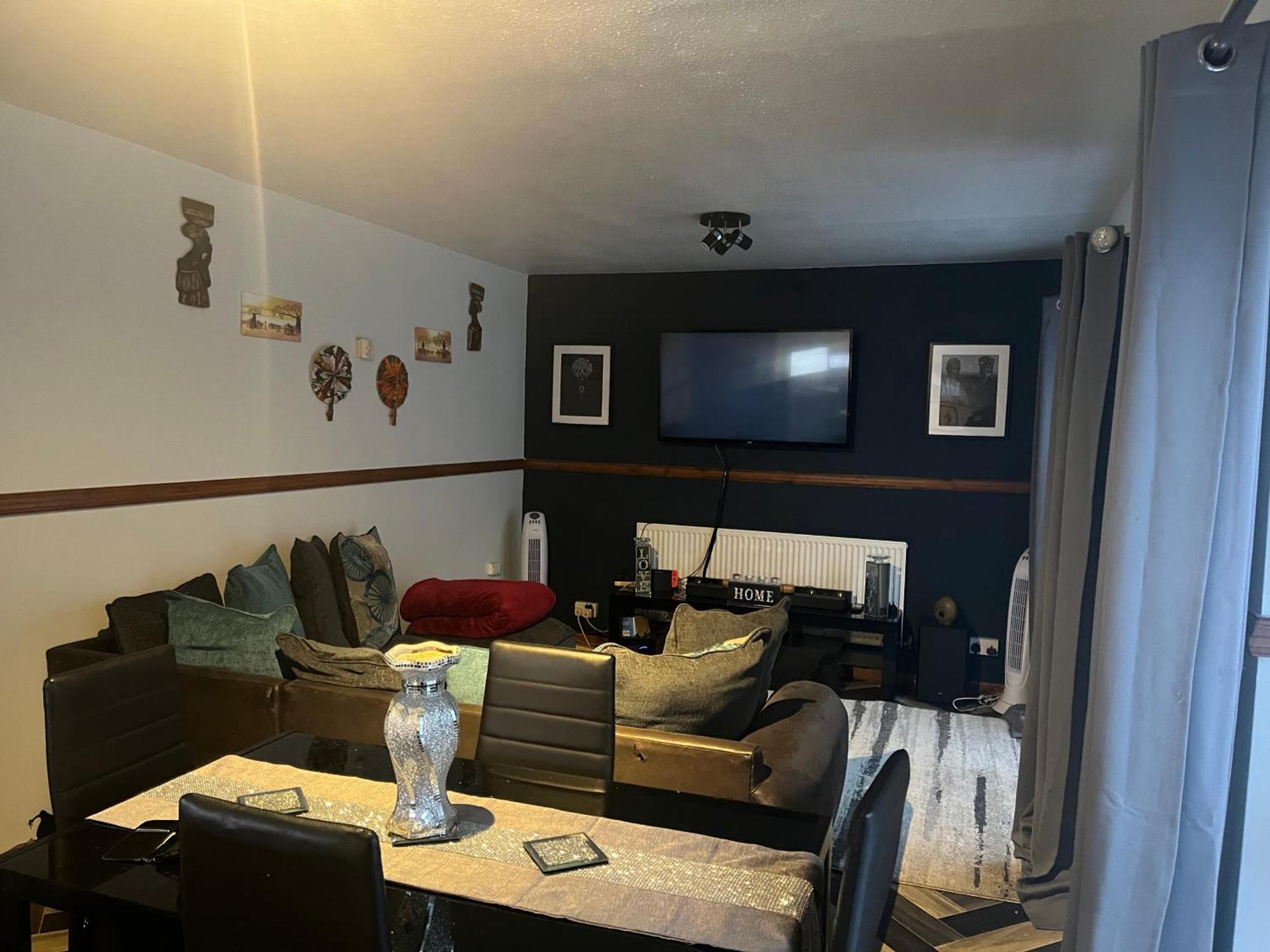 Homestay Queenomega's London