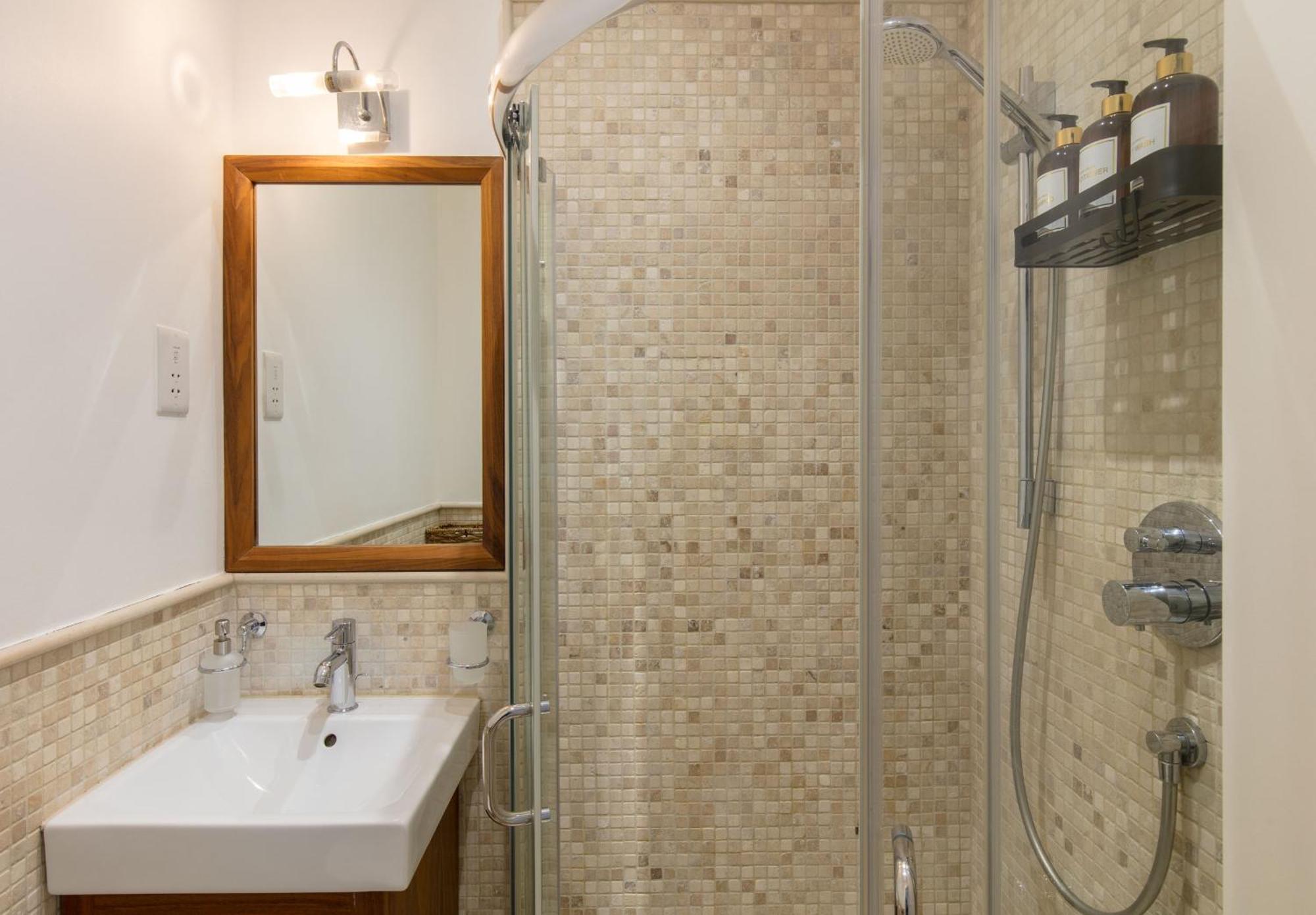 Spacious Quiet 4bedrooms 6beds House With Private Garage 5min Walk To Paddington Station Hébergement de vacances