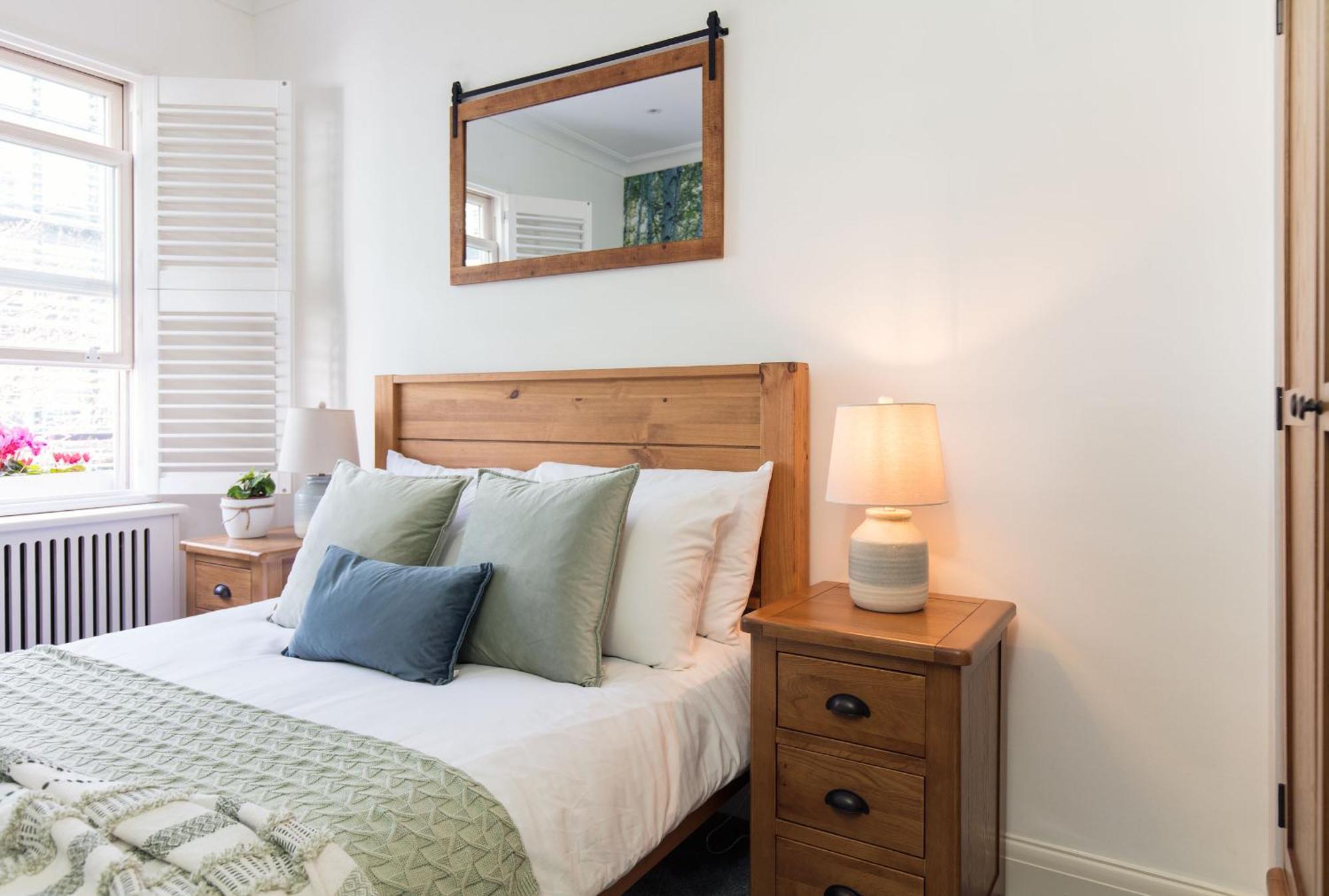 Spacious Quiet 4bedrooms 6beds House With Private Garage 5min Walk To Paddington Station Hébergement de vacances *