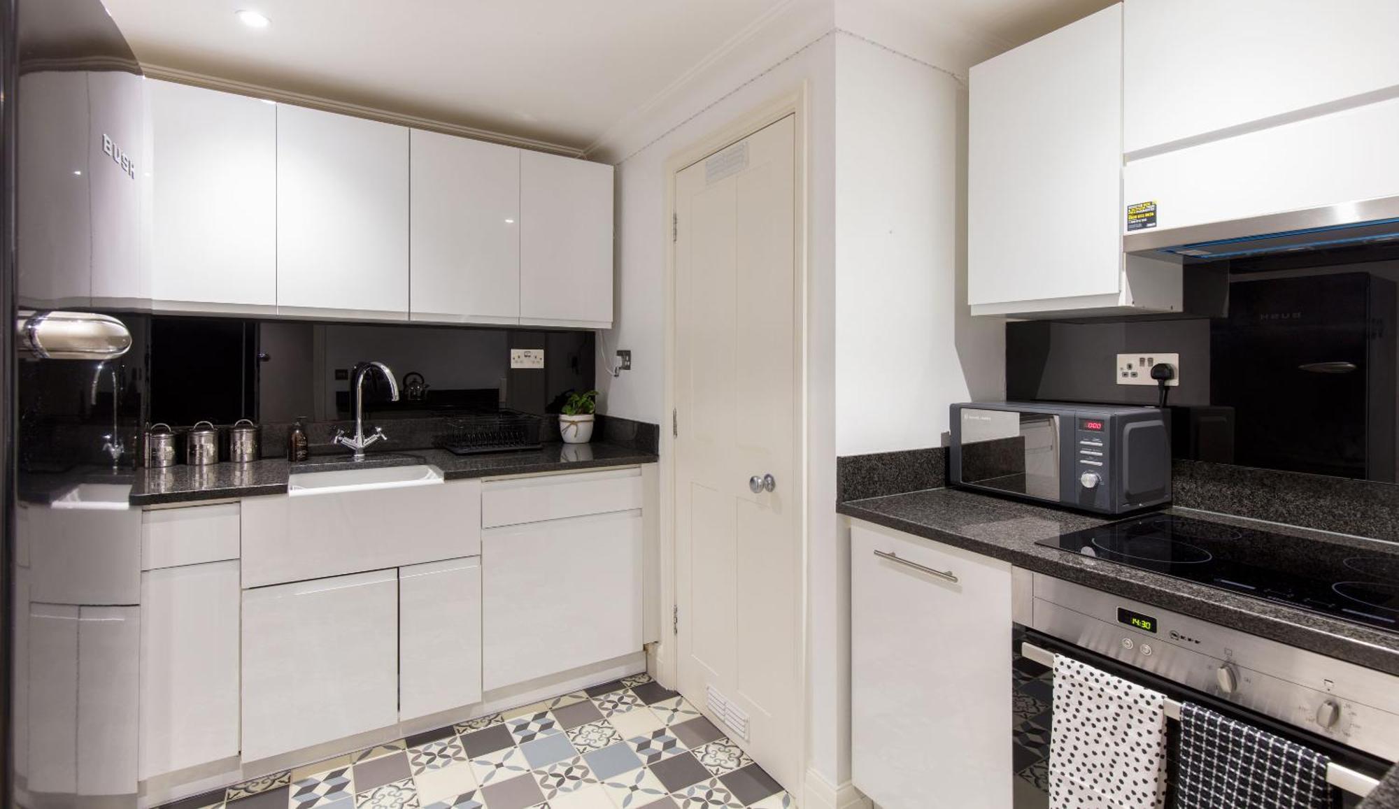 Spacious Quiet 4bedrooms 6beds House With Private Garage 5min Walk To Paddington Station Londres