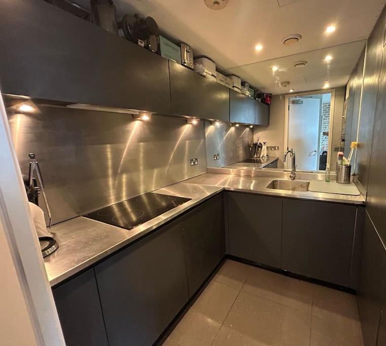 Appartement Modern 2-bed 5 Mins From Bridge