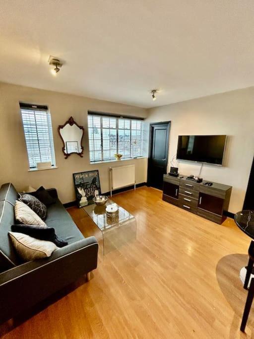 Chelsea Cloisters - One Bedroom Serviced Appartement