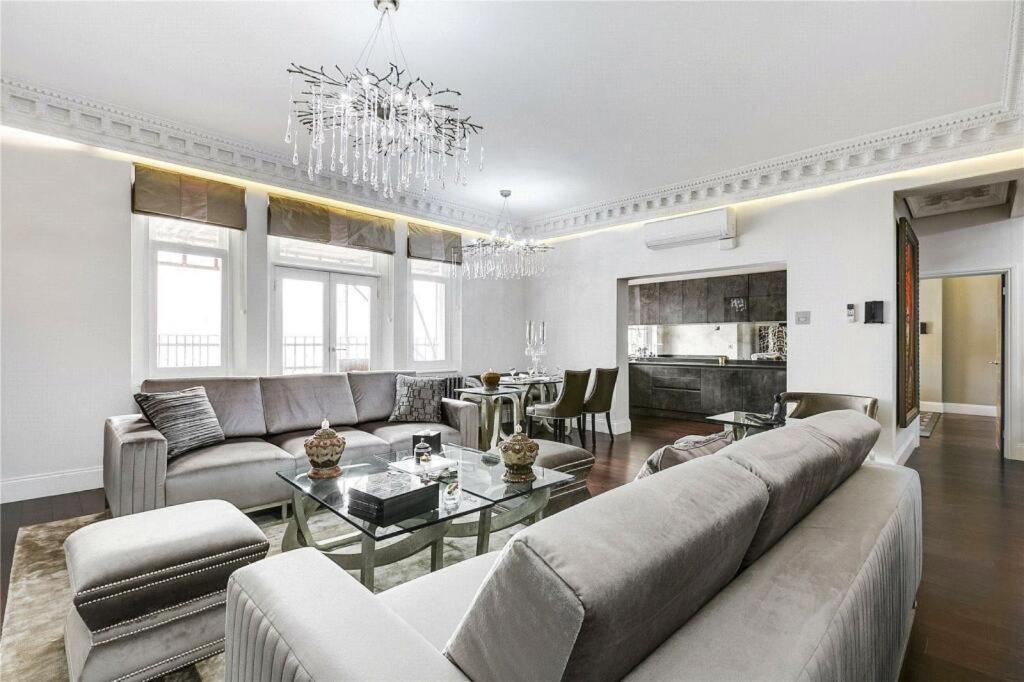Mayfair Luxury *