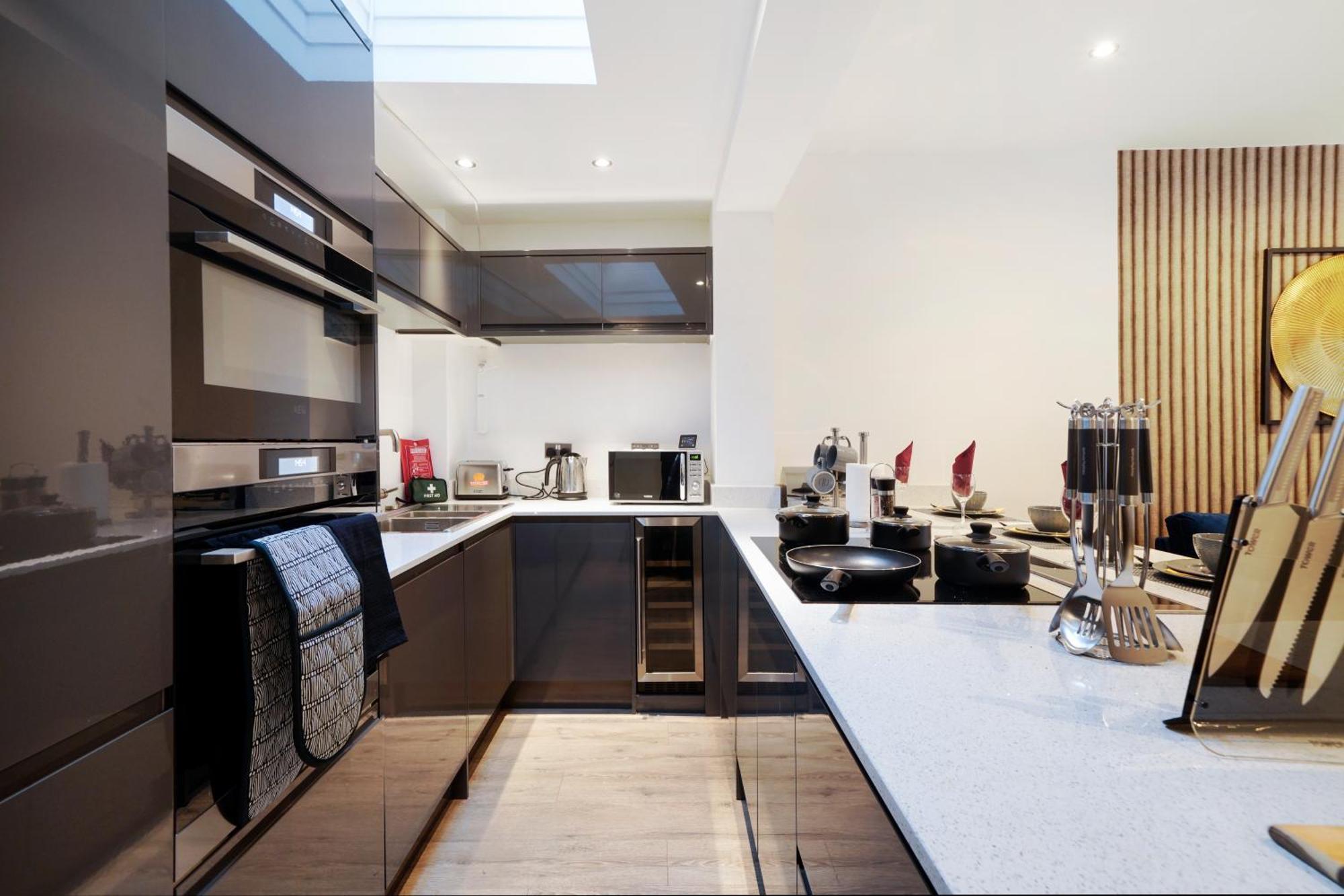 Charming 2 Bed House - Roof Terrace & Parking Сasa de vacaciones Londres