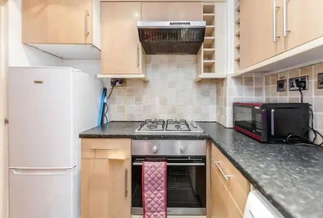 Aplacetostay Apartment, Zone 1 Bond * London