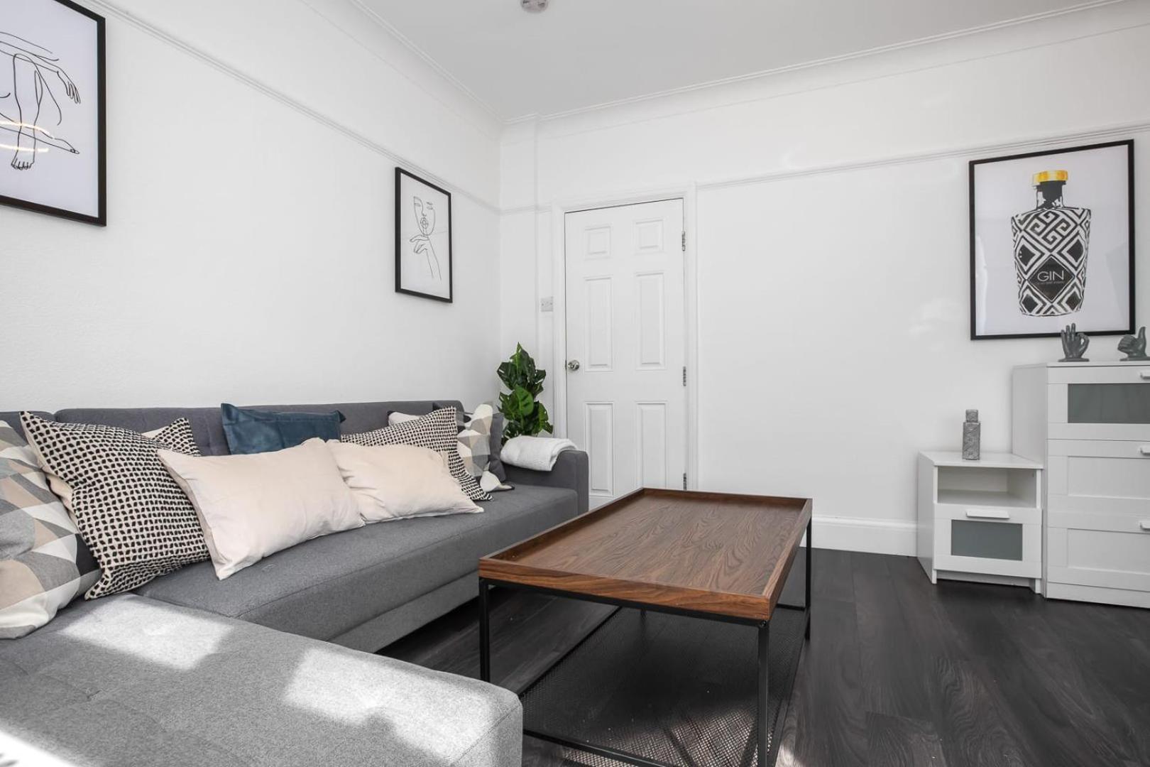 Modern 2 Bed In Prime Camden Sleeps 6 * Londres