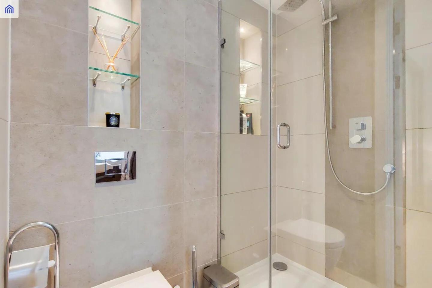 Luxury 1 Bed With Balcony * Londres