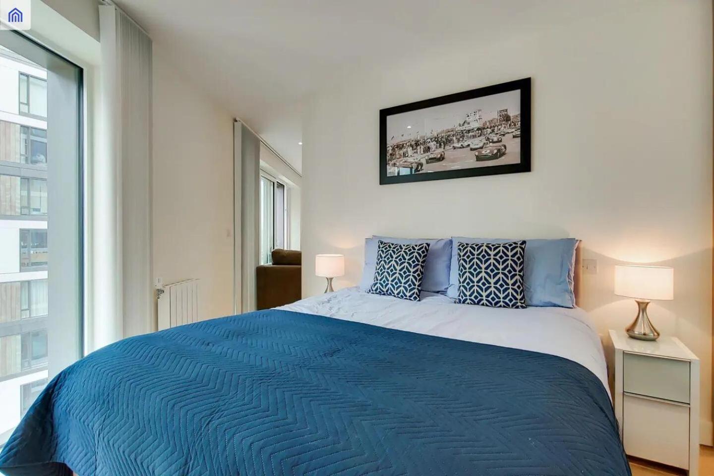 Appartement Luxury 1 Bed With Balcony *
