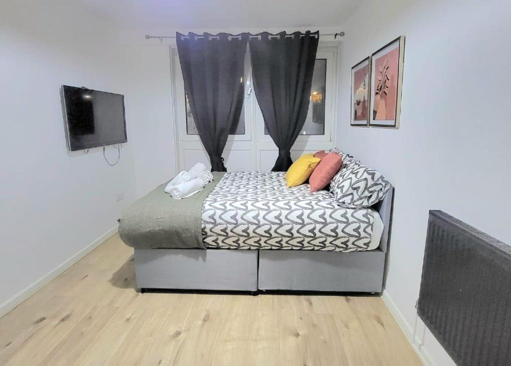 Three Bed Flat In Mile End Appartement