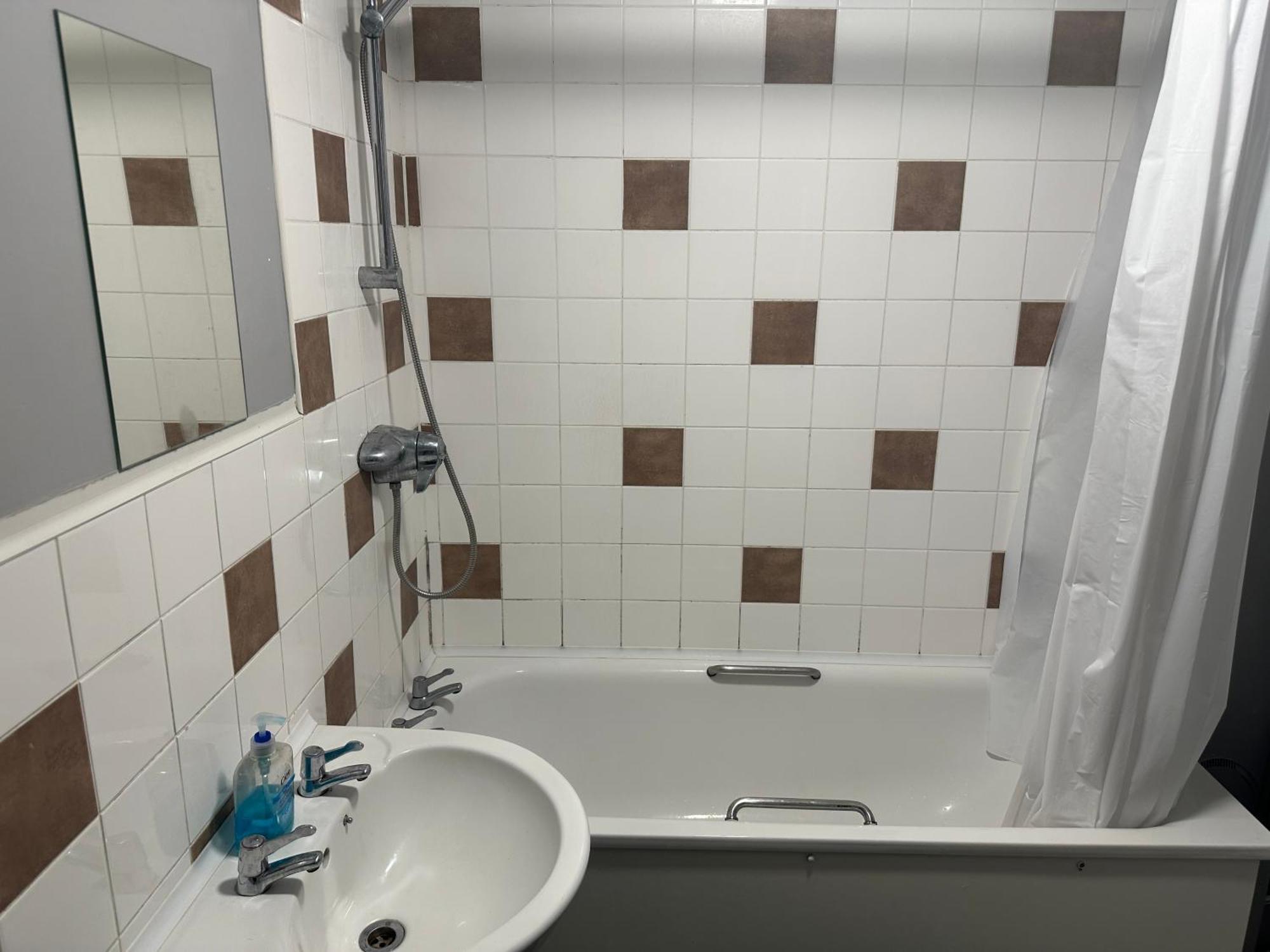 Wembley Serviced Apartment, 20mins From Central Habitación en casa particular