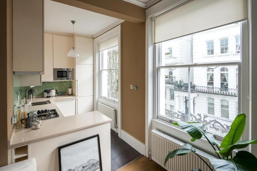 Westbourne Gardens Apartment *